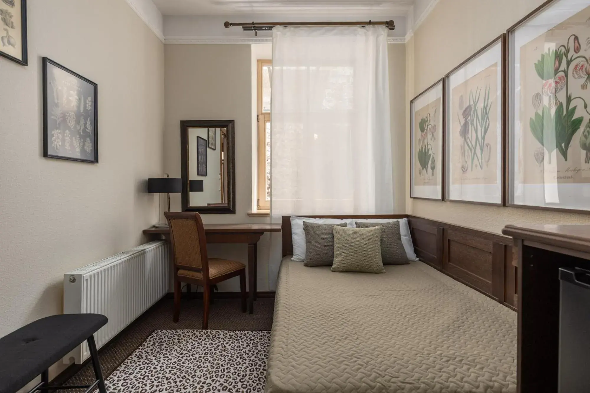Small Single Room in M5 self-service Boutique Hotel Small Single Room in M5 self-service Boutique Hotel