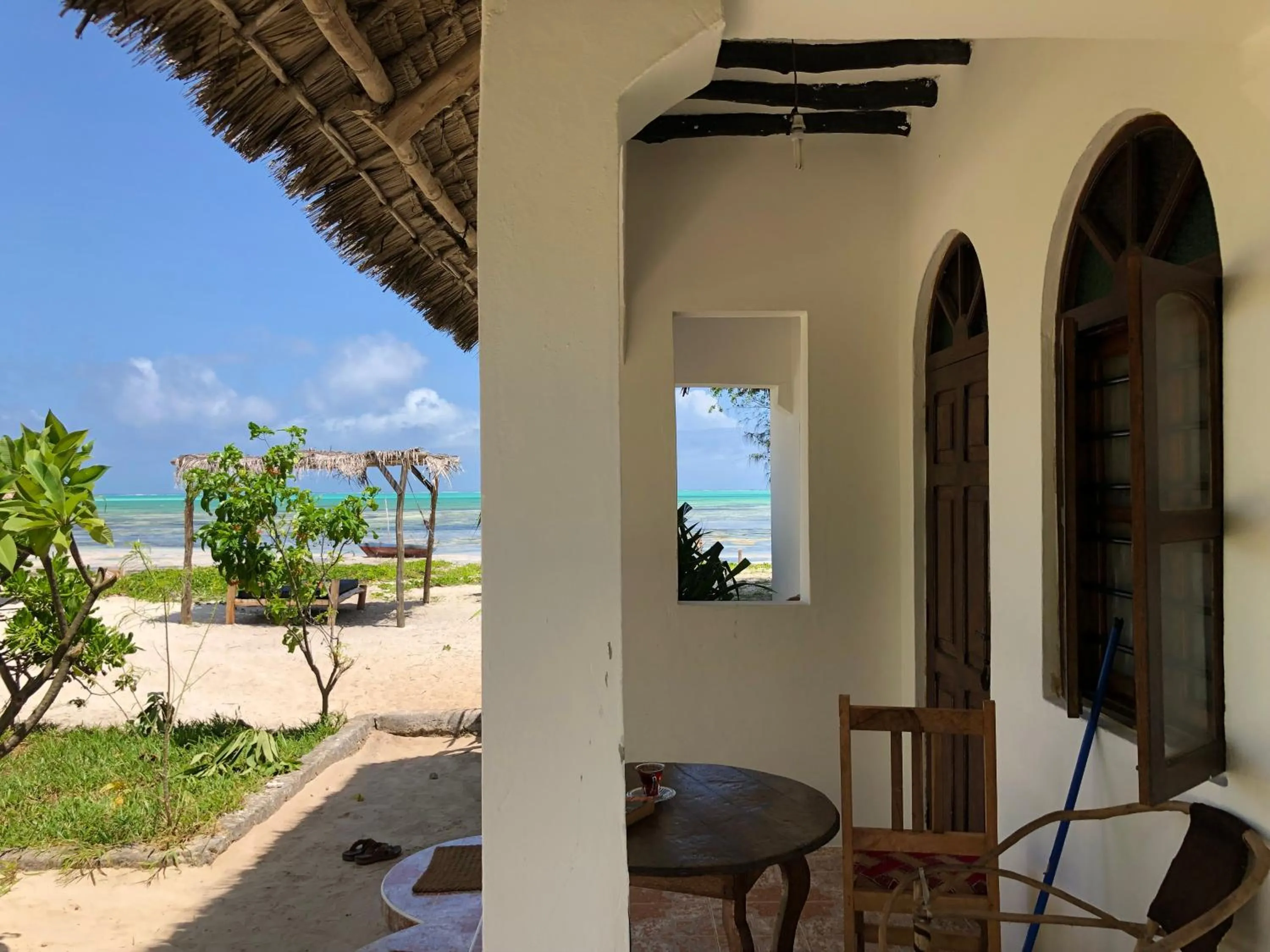 Day in Blue Earth Beach Bungalow