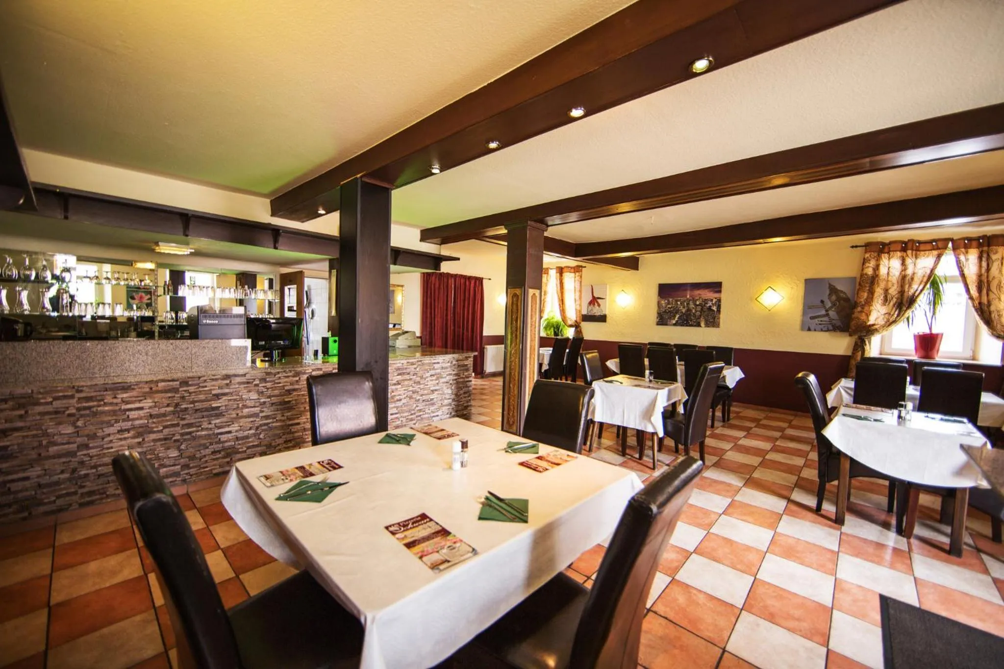 Restaurant/places to eat in Hotel Schwan