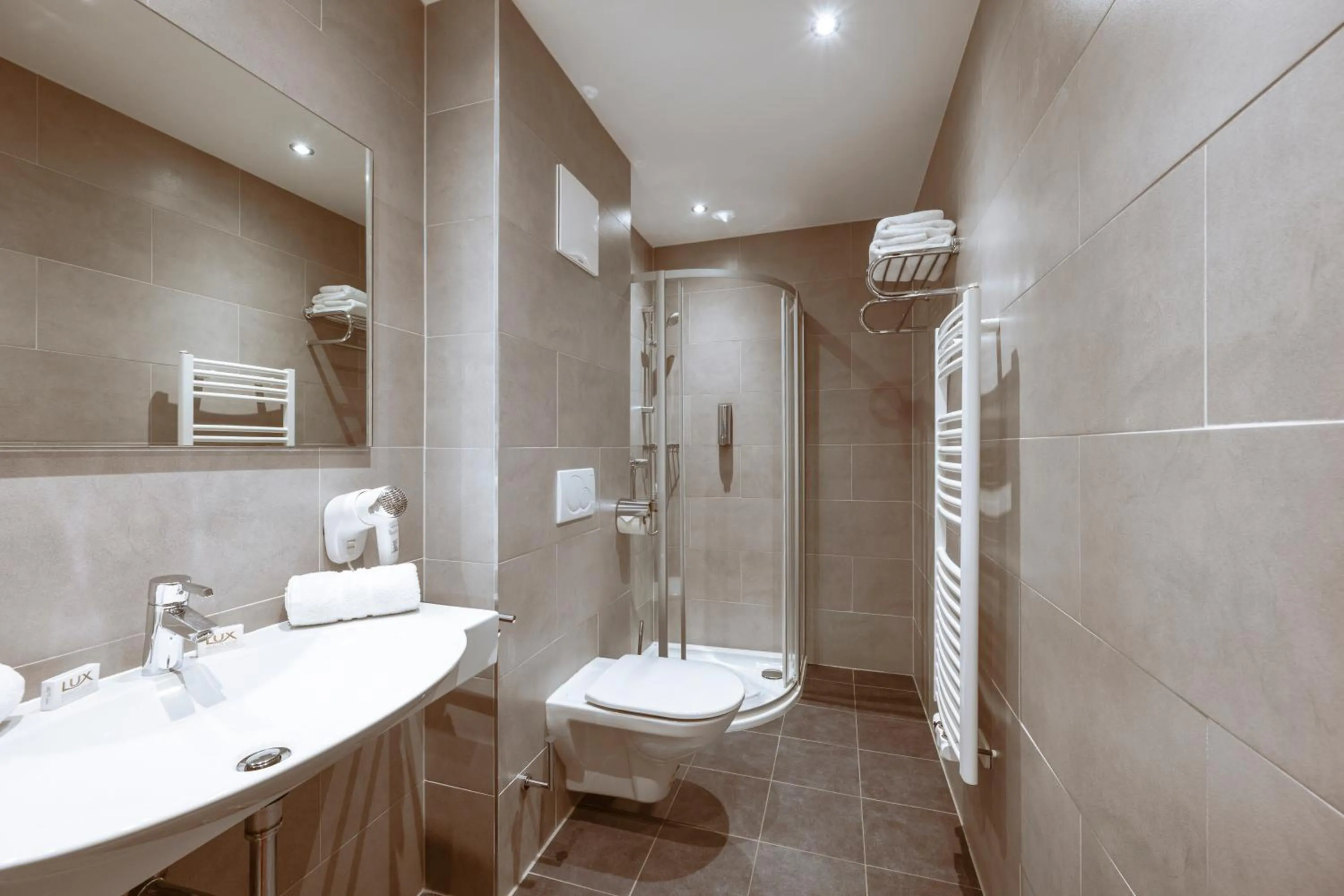 Shower in Hotel Bachschmied