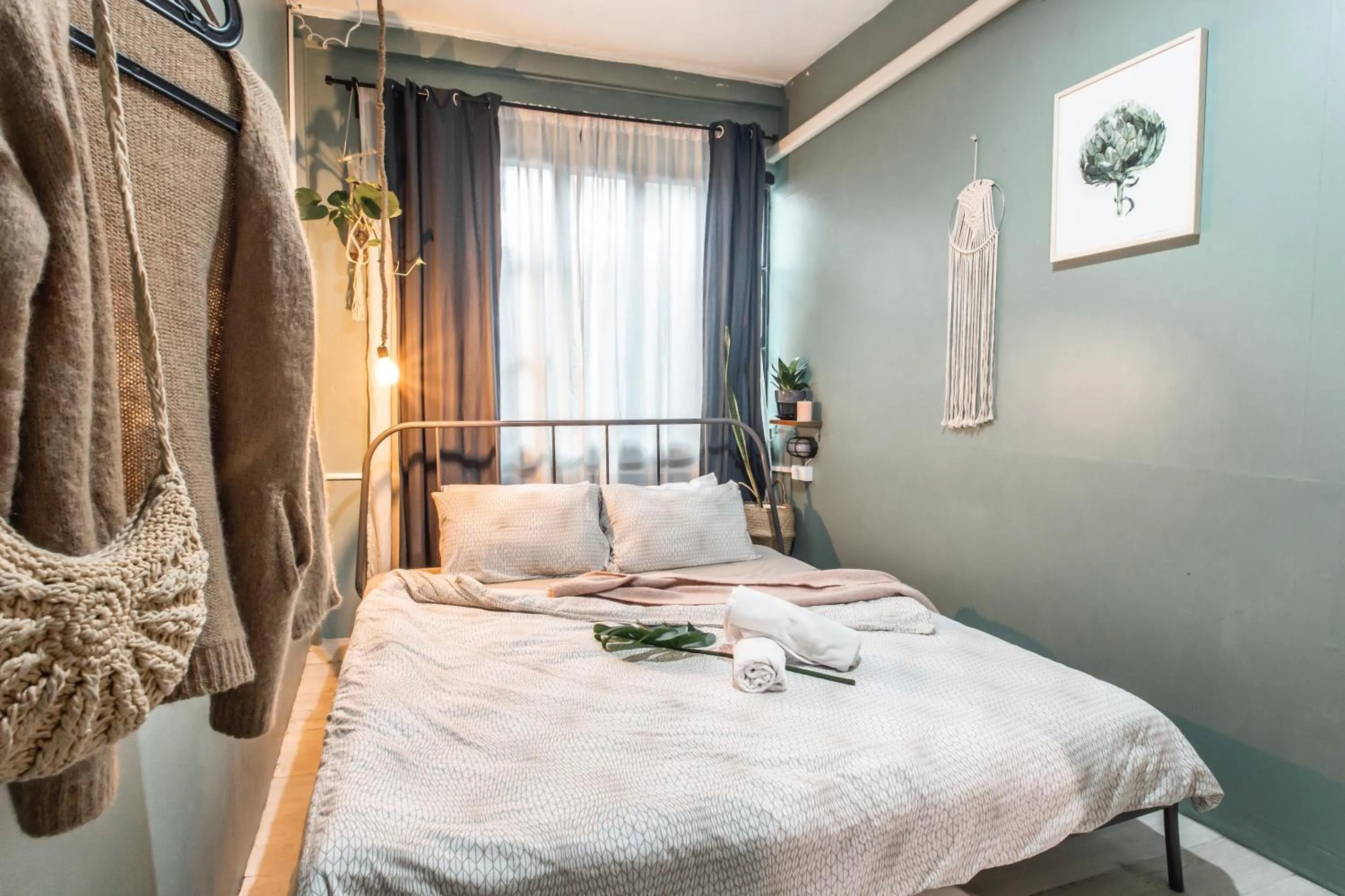 Photo of the whole room, Bed in Klong House
