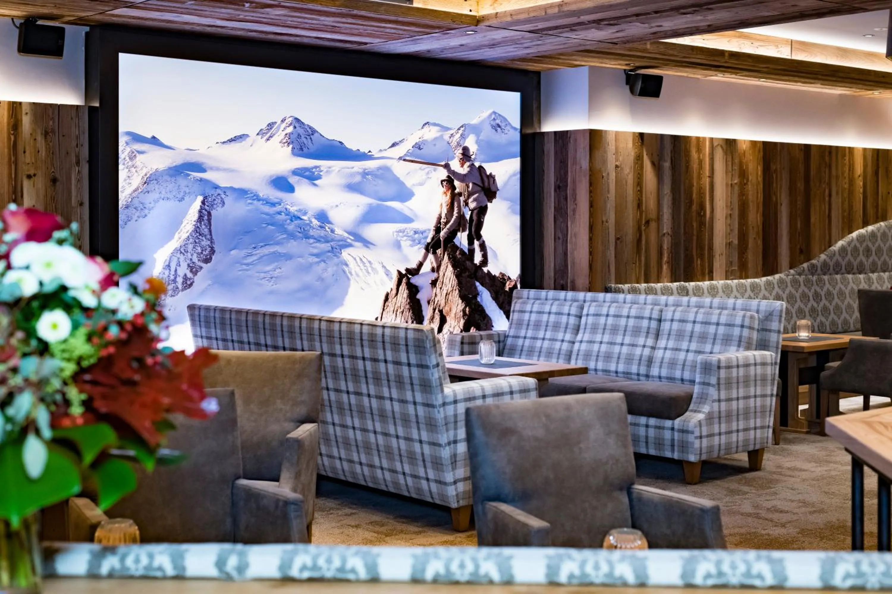 Lounge or bar in Alpensporthotel Mutterberg