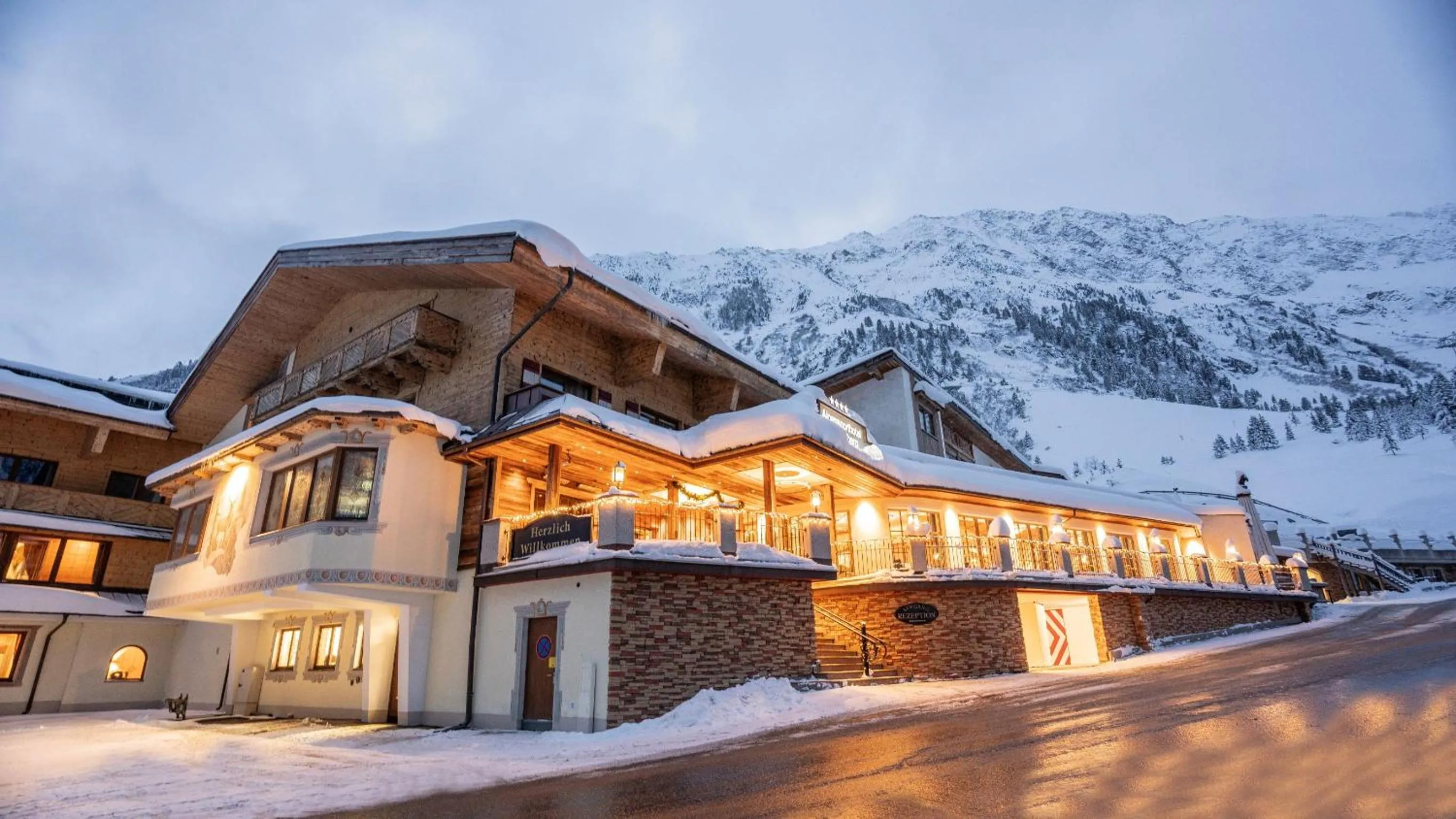 Property building in Alpensporthotel Mutterberg