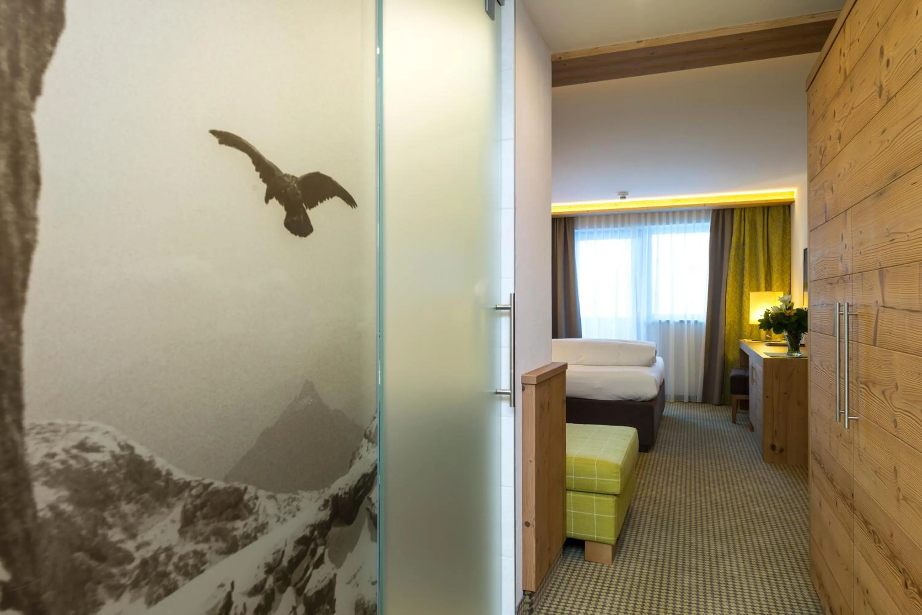 Photo of the whole room, Bed in Alpensporthotel Mutterberg