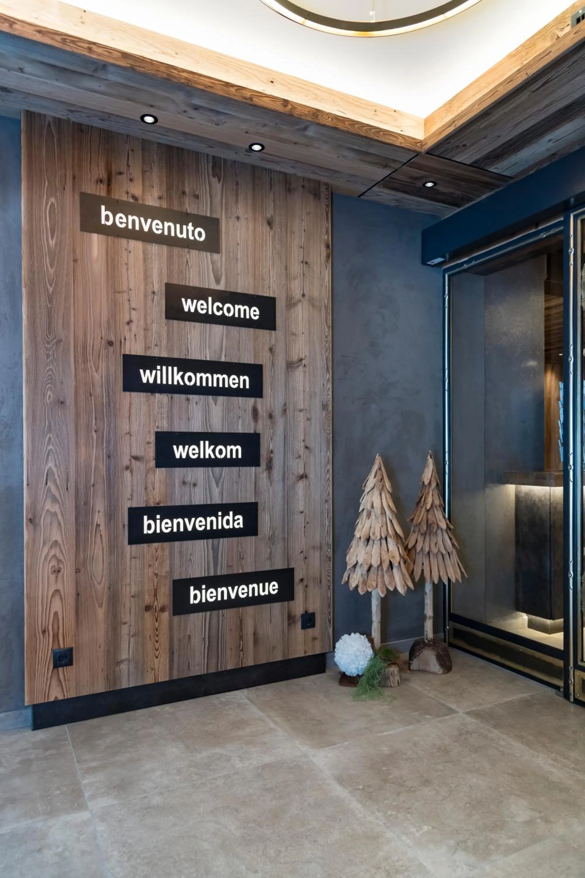 Lobby or reception in Alpensporthotel Mutterberg