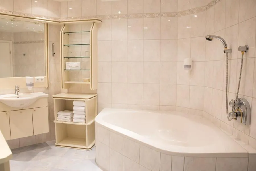 Bath in Alpensporthotel Mutterberg