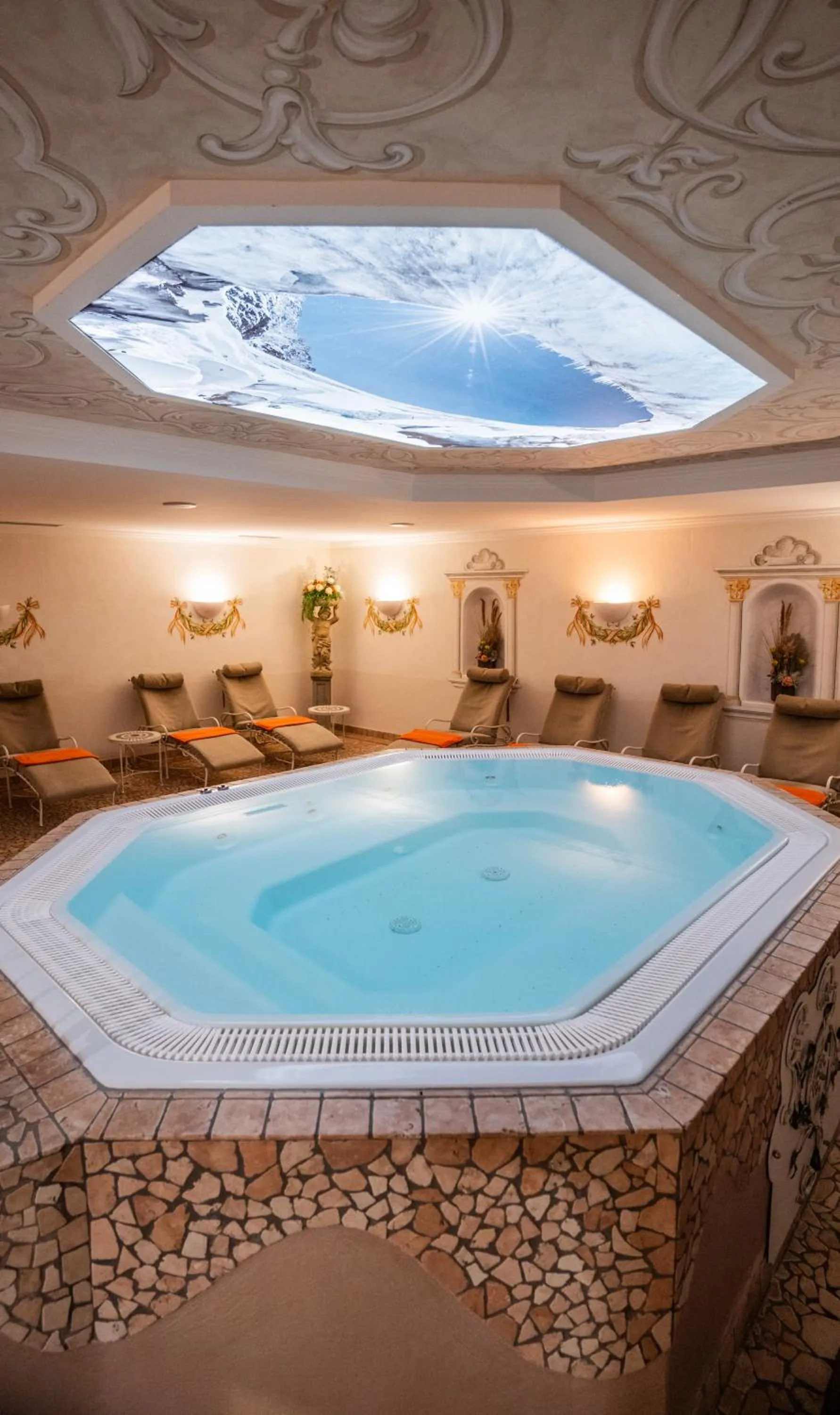 Hot Tub in Alpensporthotel Mutterberg