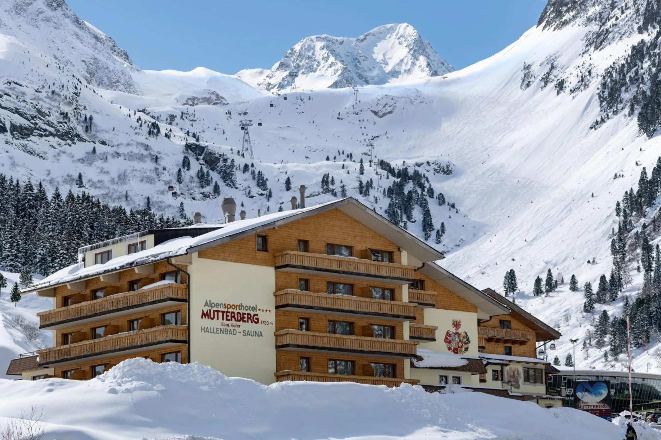 Property building in Alpensporthotel Mutterberg