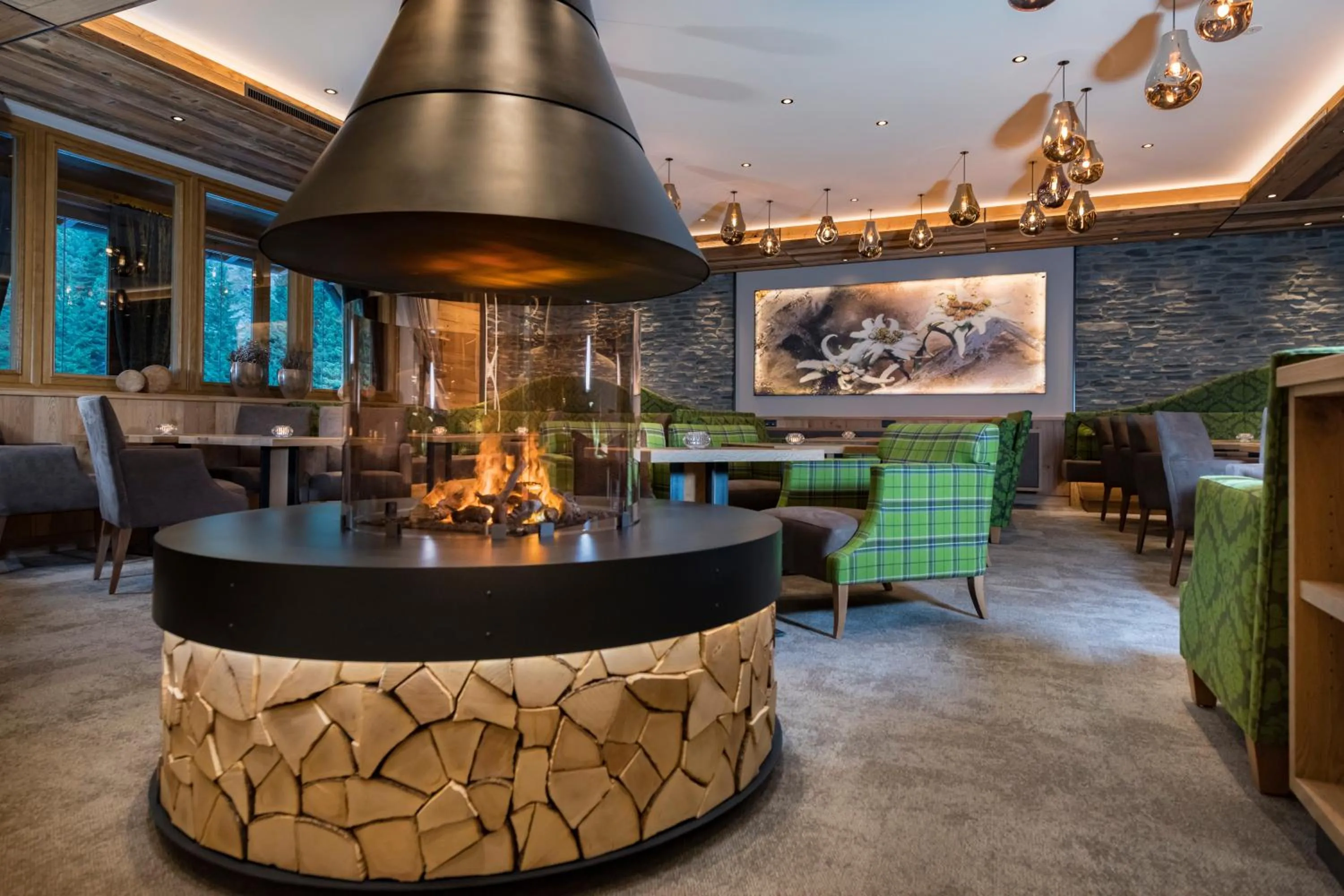 Lobby or reception in Alpensporthotel Mutterberg