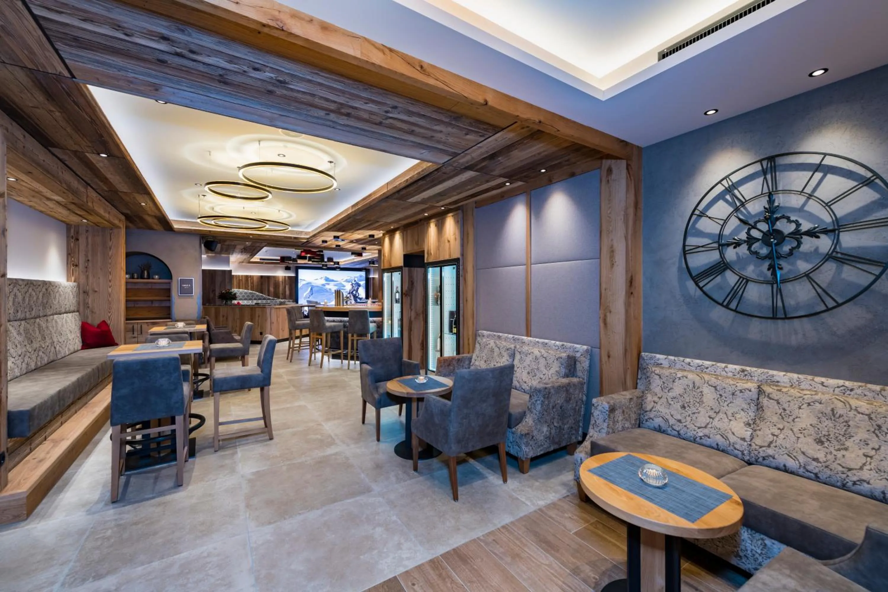 Lobby or reception in Alpensporthotel Mutterberg