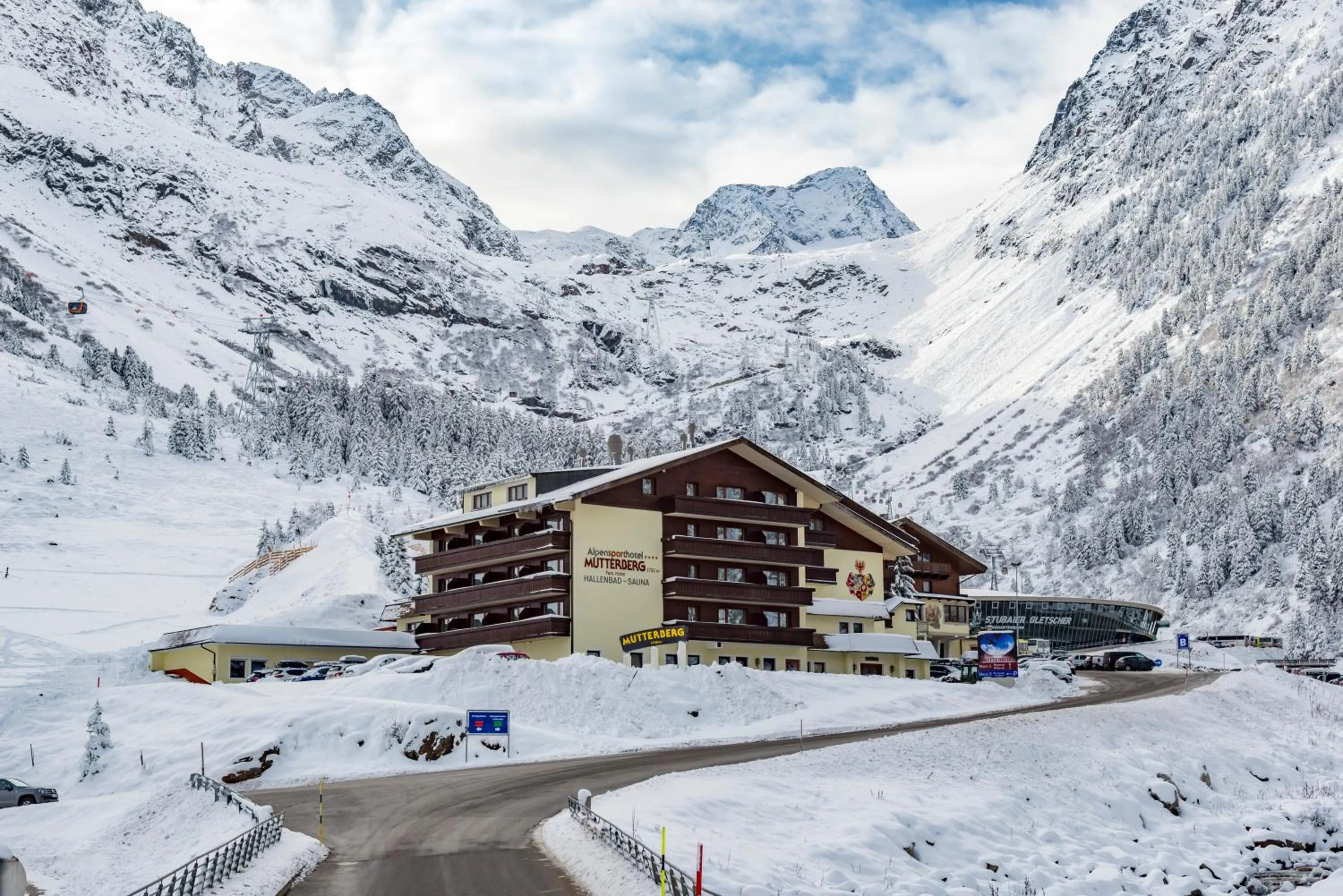Property building in Alpensporthotel Mutterberg