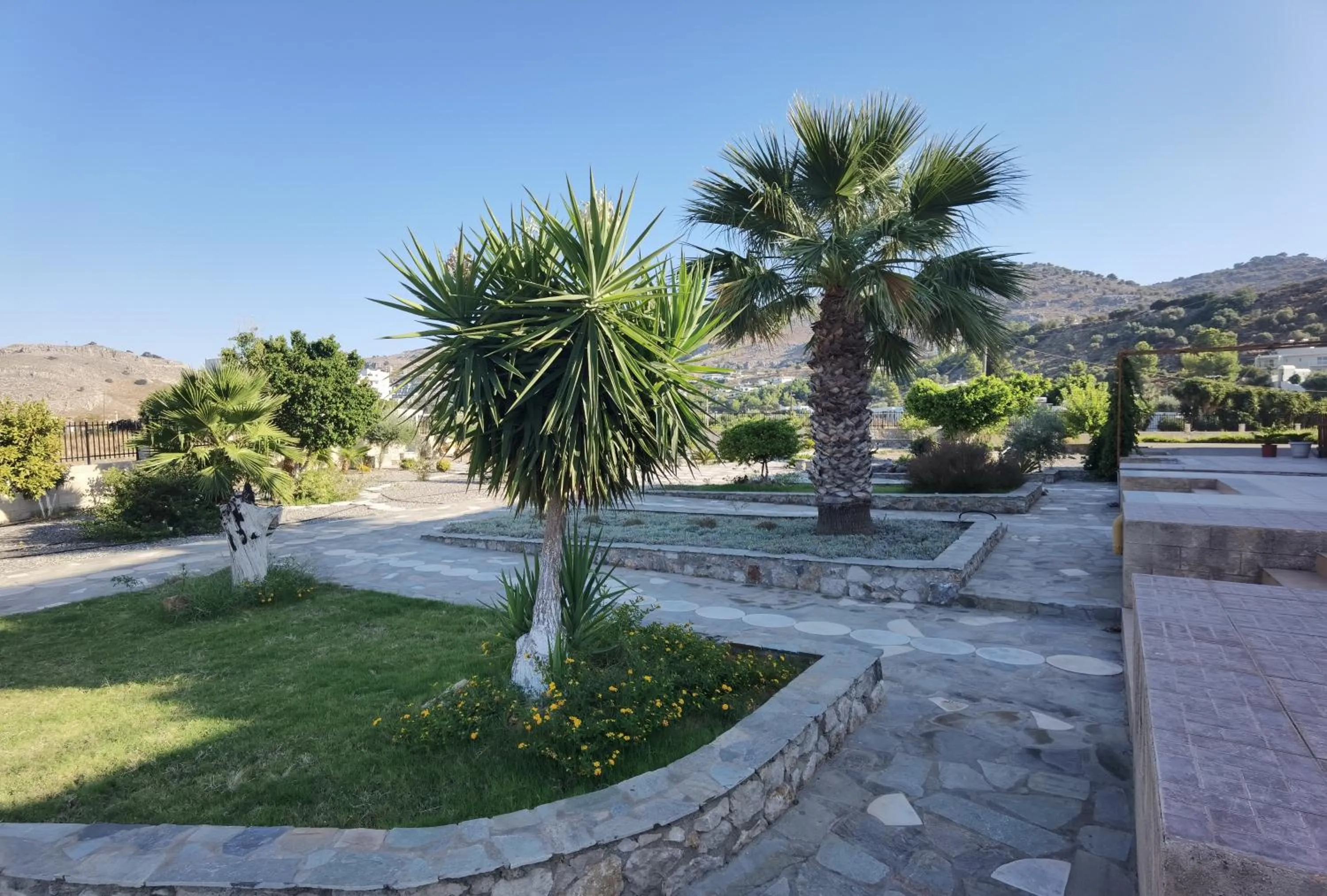 Garden in Vlycha Beach Apartments