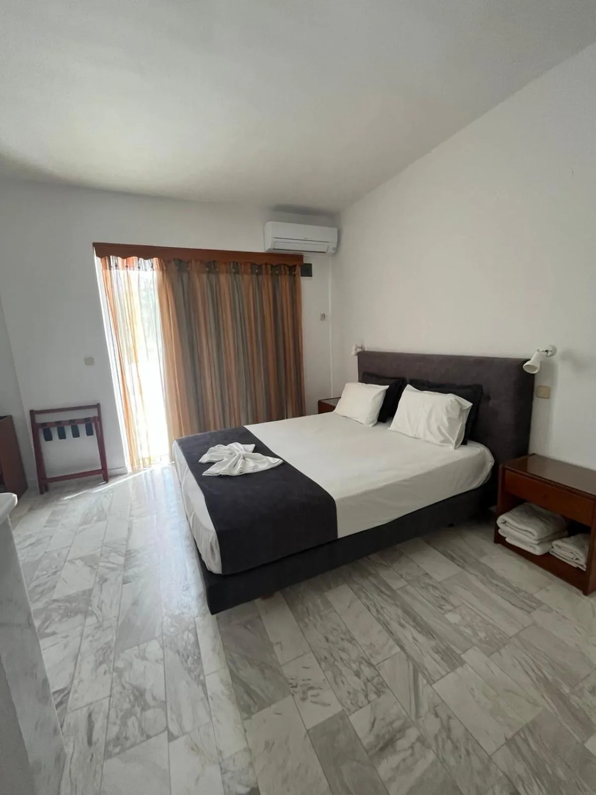 Vlycha Beach Apartments