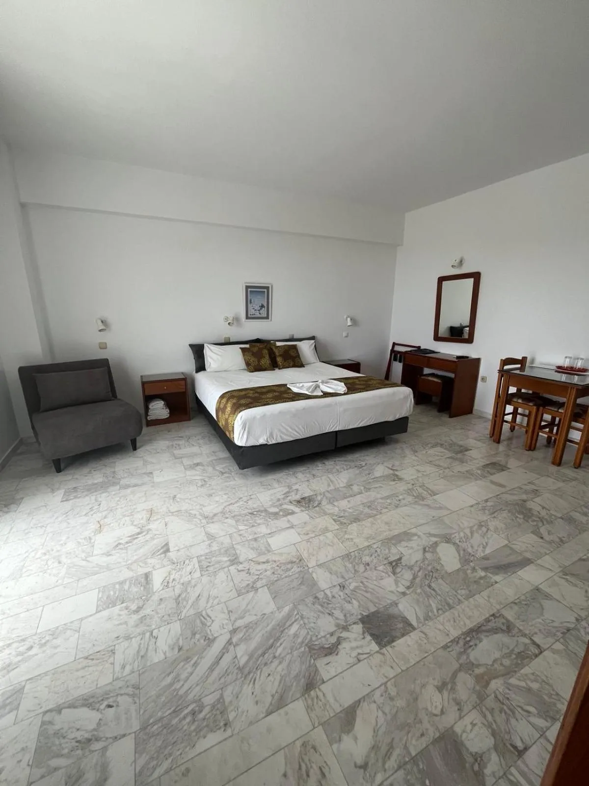 Vlycha Beach Apartments