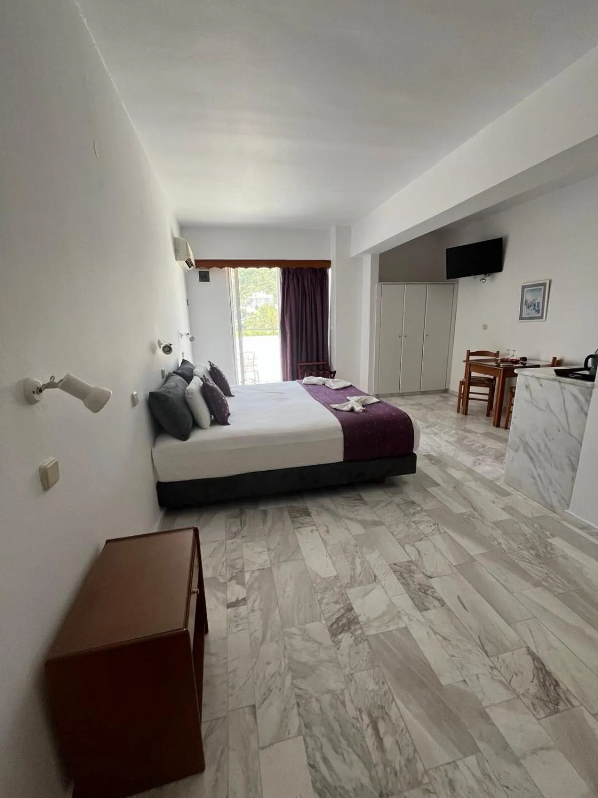 Vlycha Beach Apartments