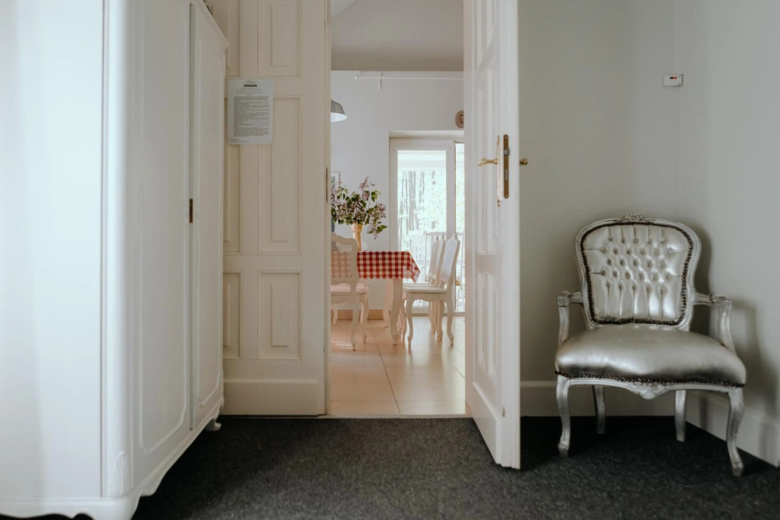 Seating area in Dwór Złotopolska Dolina Mansion House