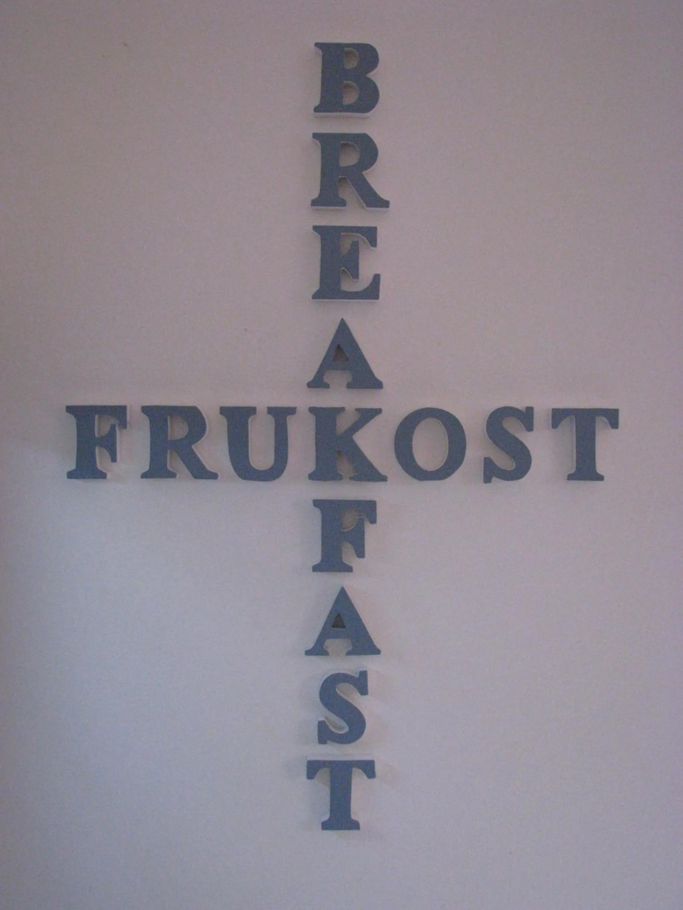 Communal lounge/ TV room in Hallandsåsen Hostel