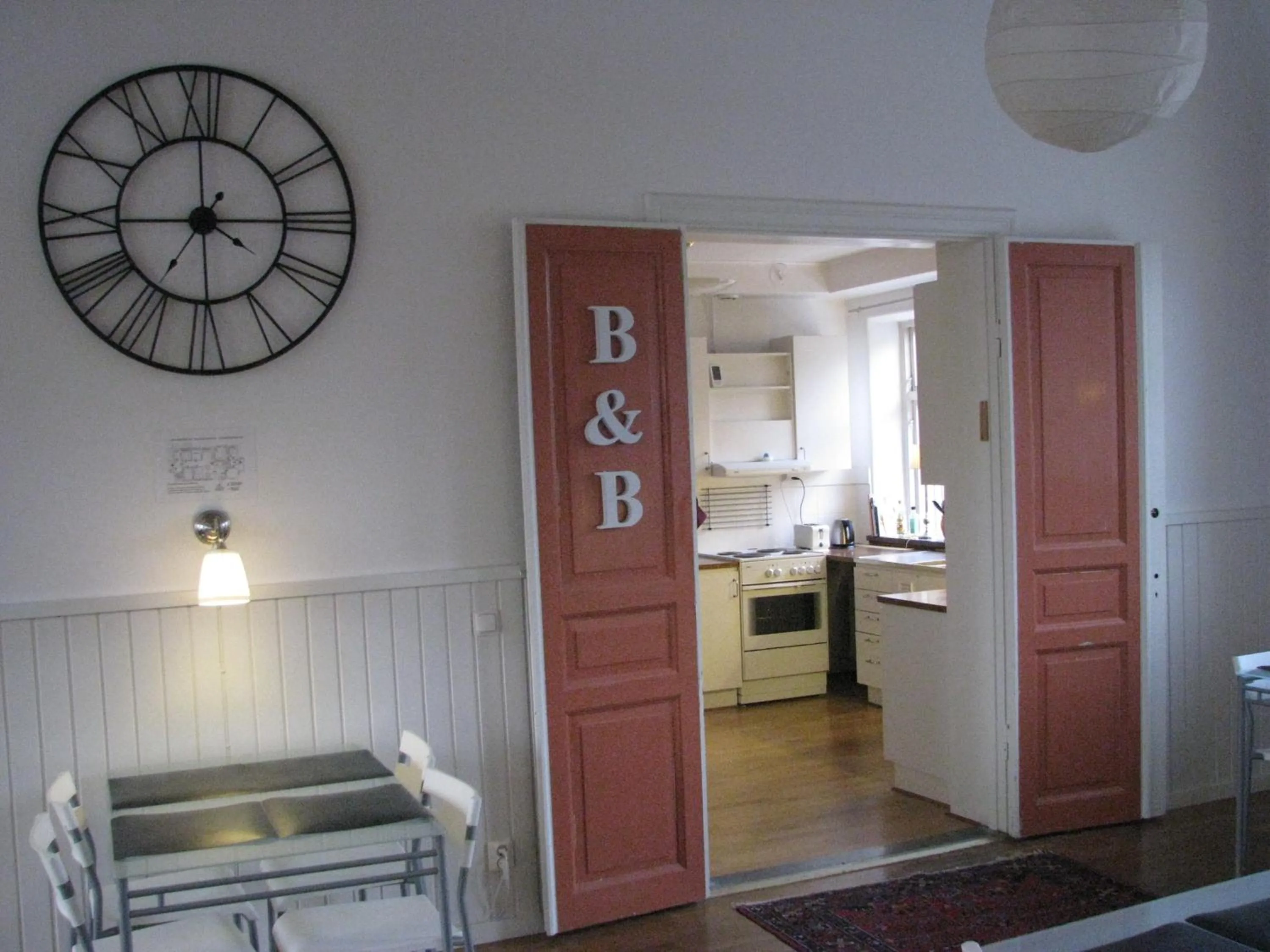 Communal lounge/ TV room in Hallandsåsen Hostel