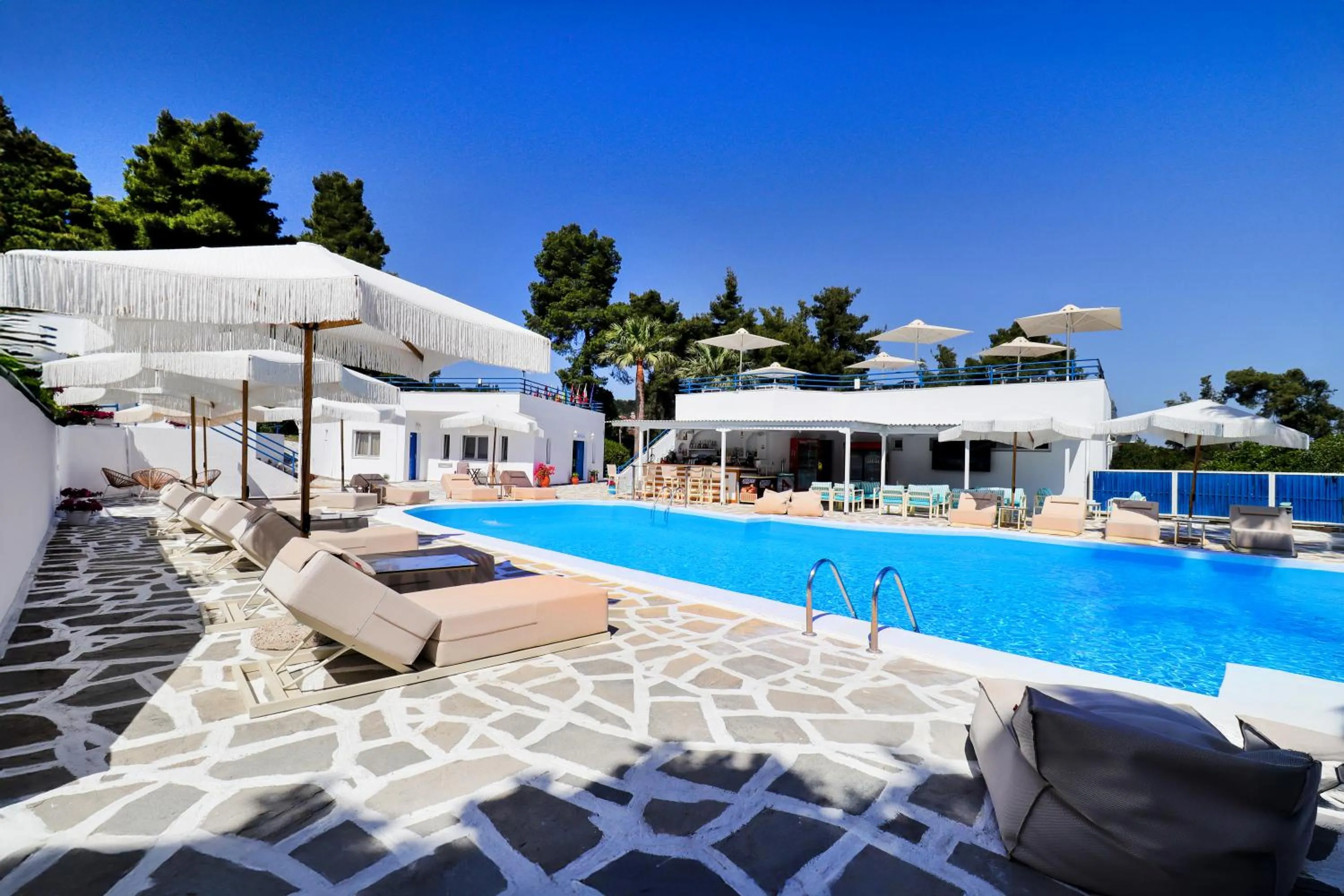 Day in Theo Bungalows Boutique Hotel