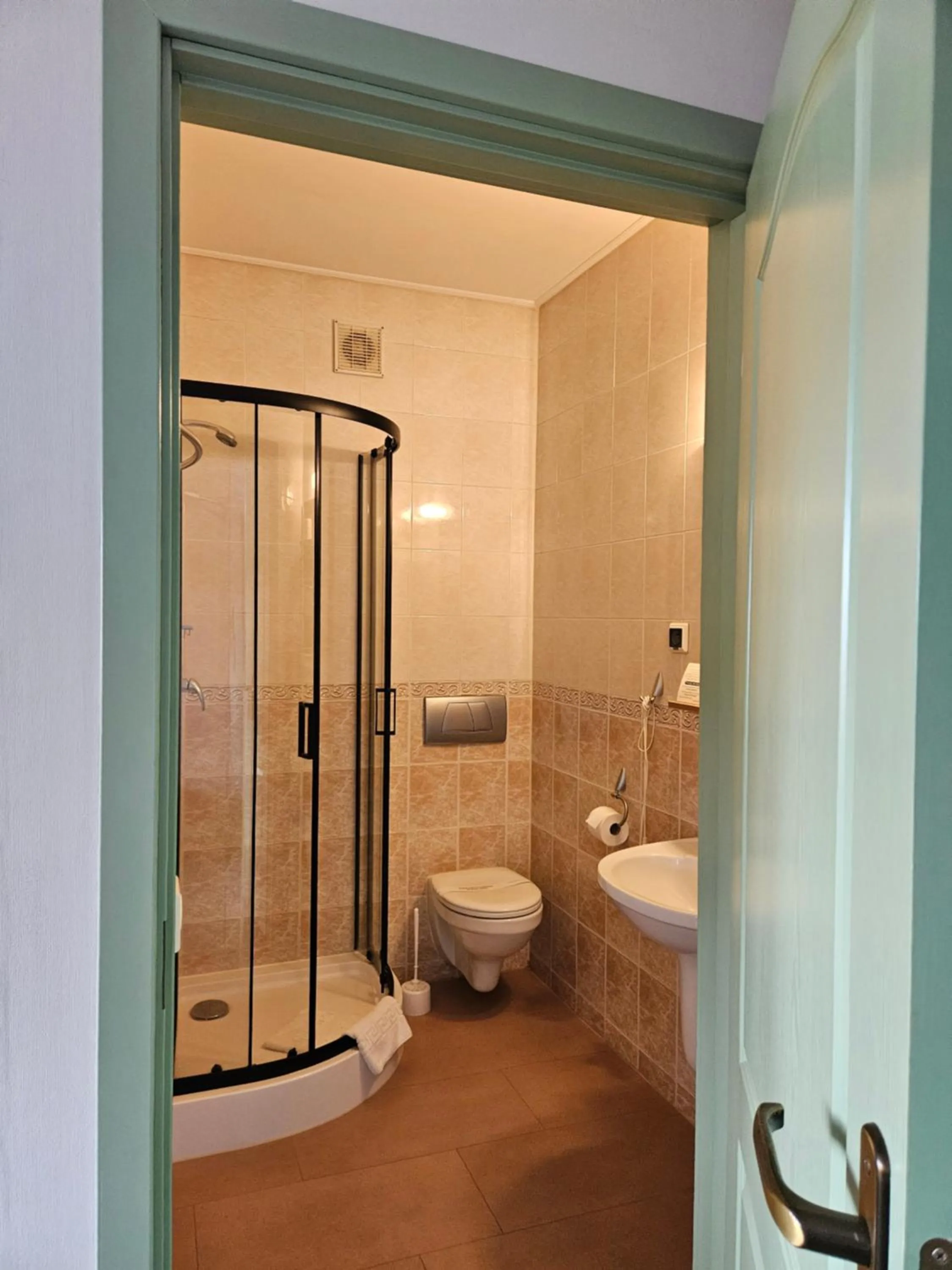 Shower in Hotel Marmułowski