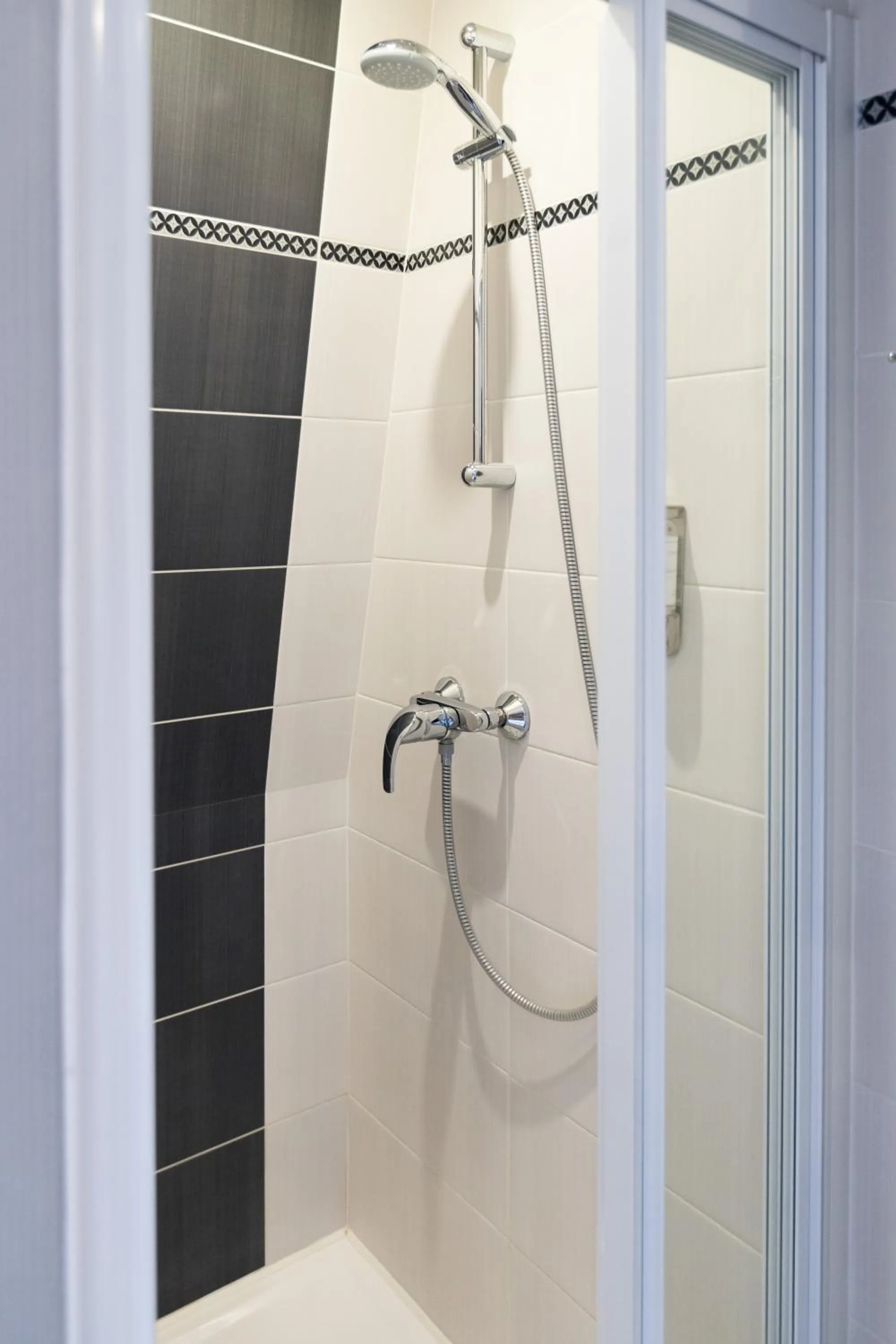 Shower in Hotel de la Terrasse