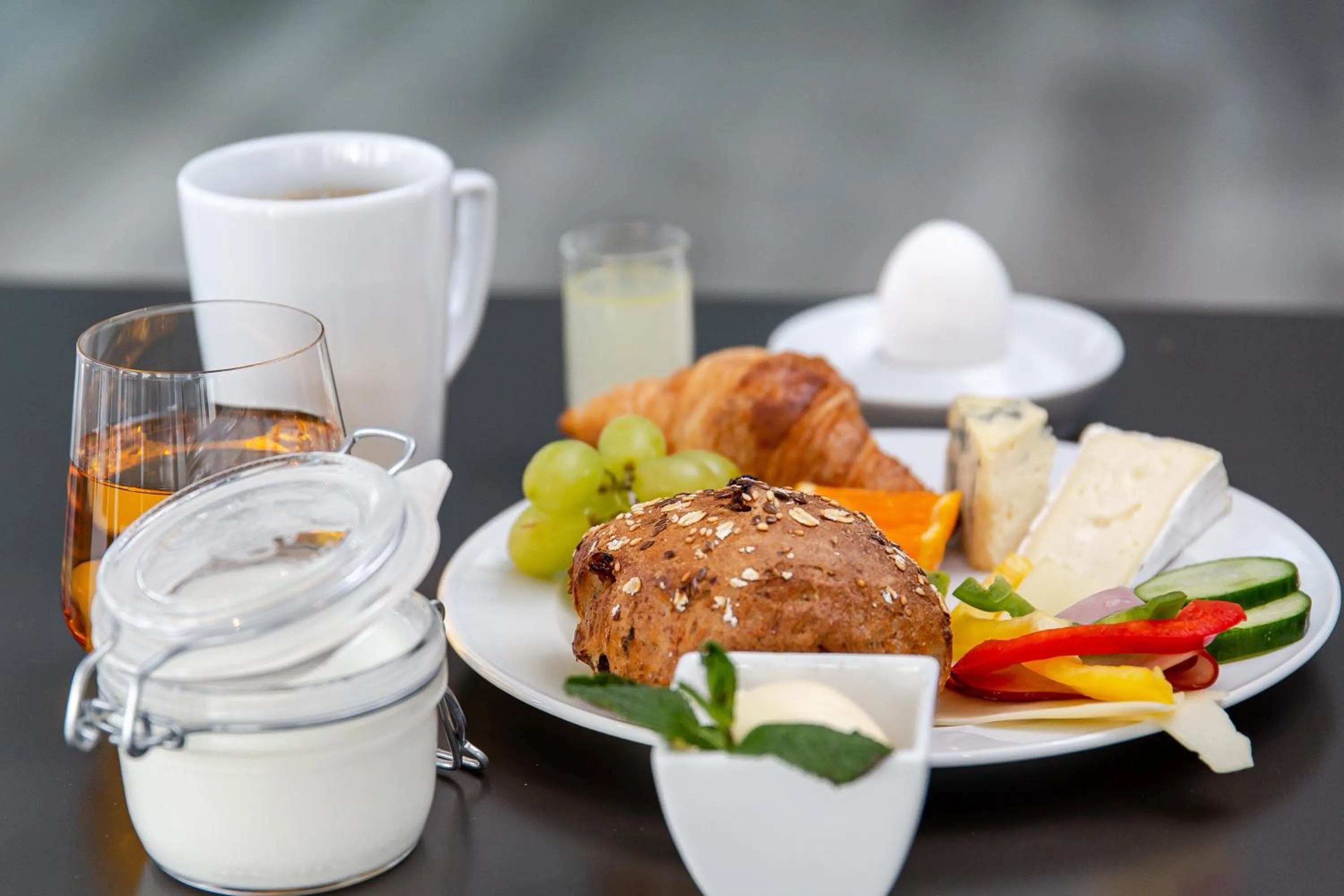 Breakfast in Hotell och Restaurang Hovs Hallar