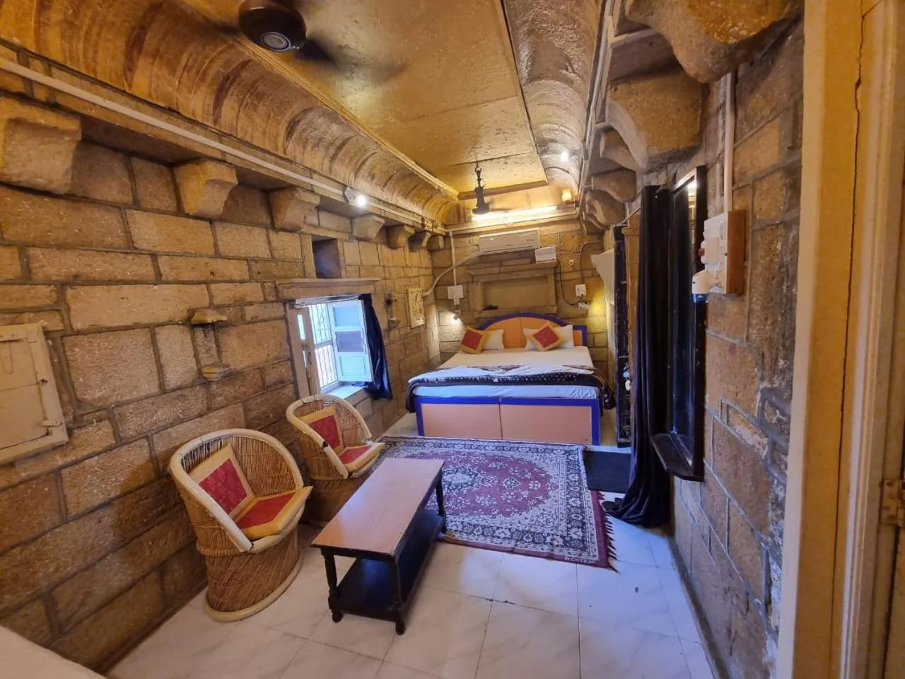 Bed in Hotel Paradise