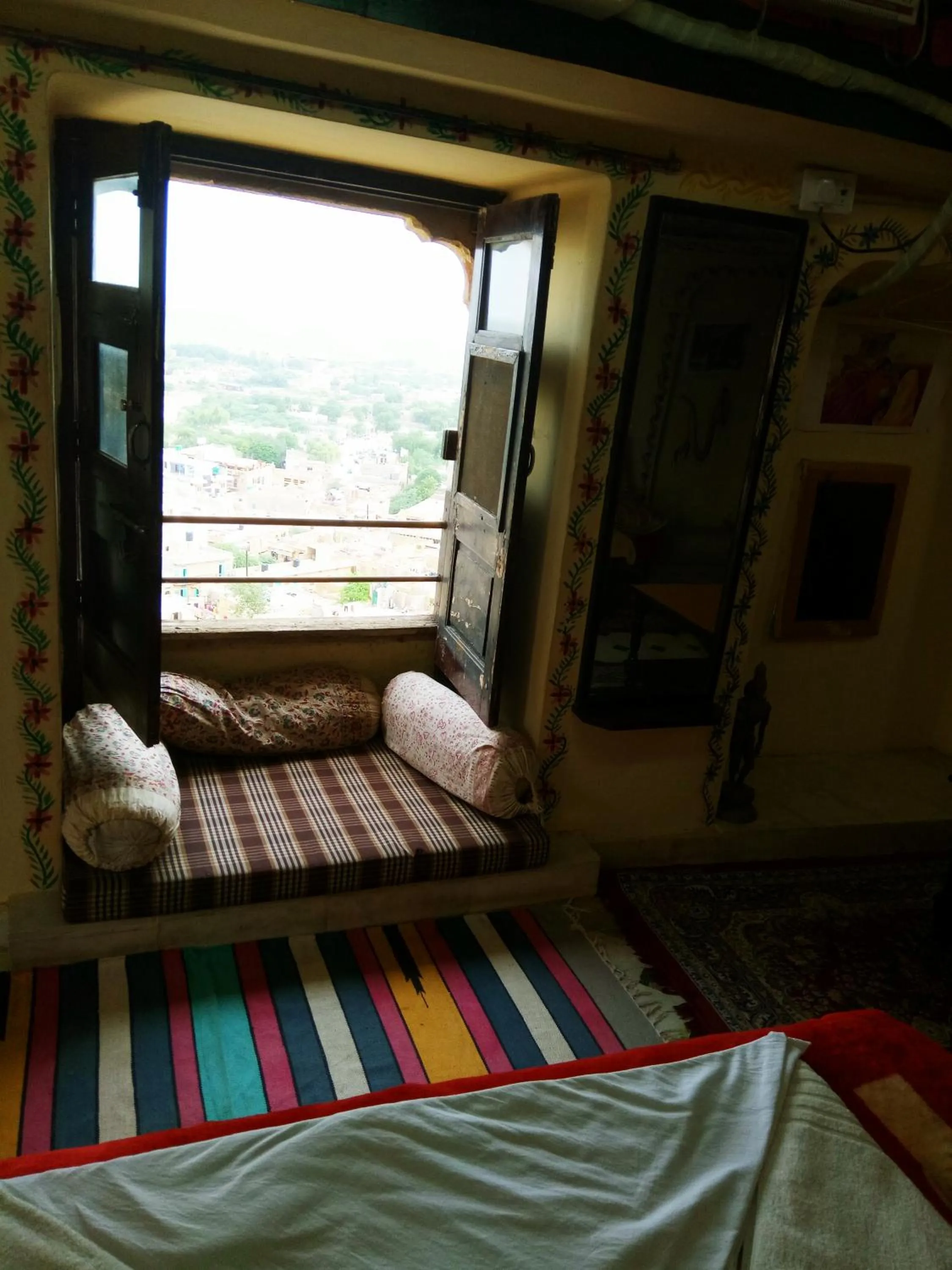 Balcony/Terrace, Bed in Hotel Paradise