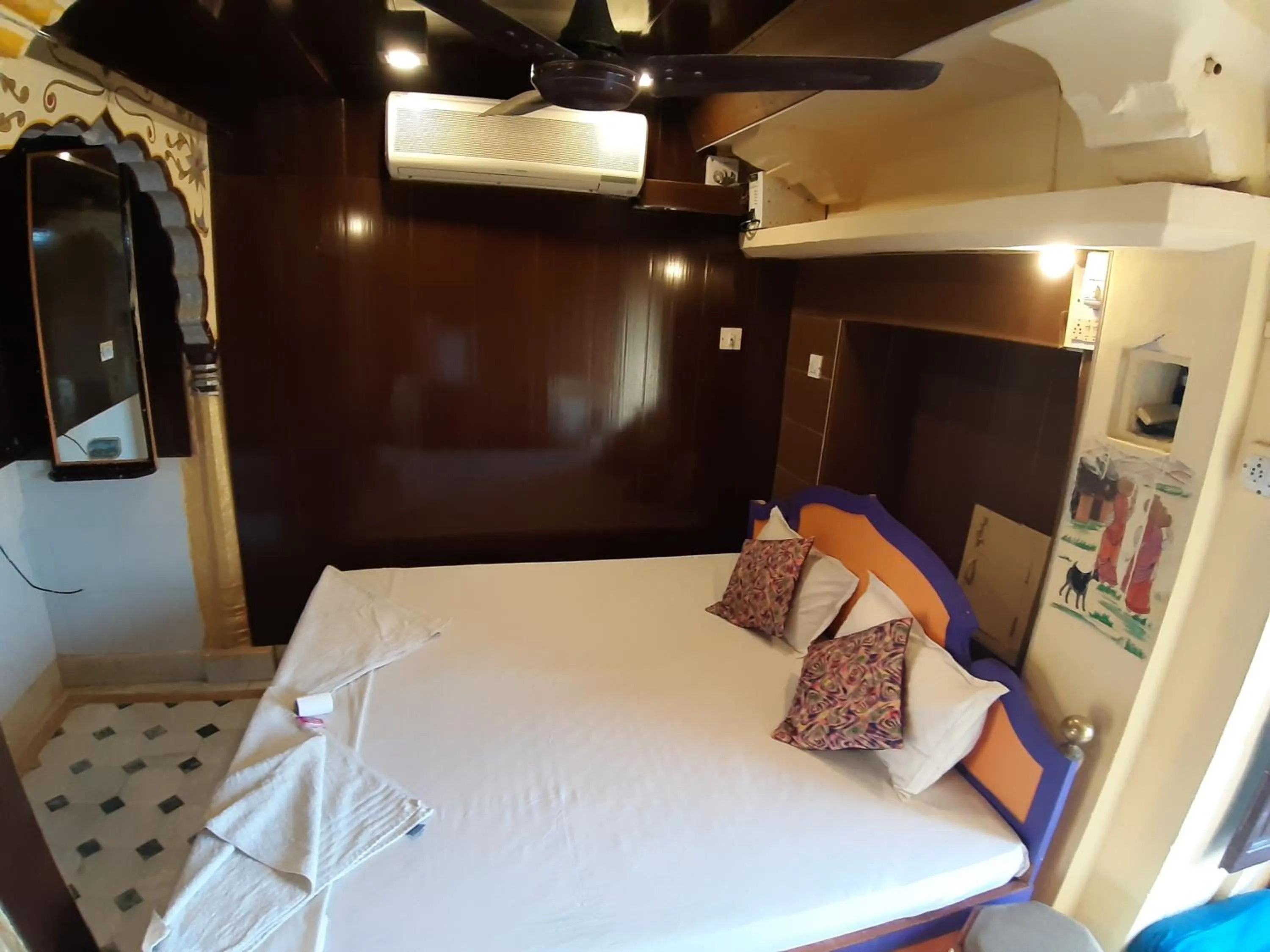 Photo of the whole room, Bed in Hotel Paradise