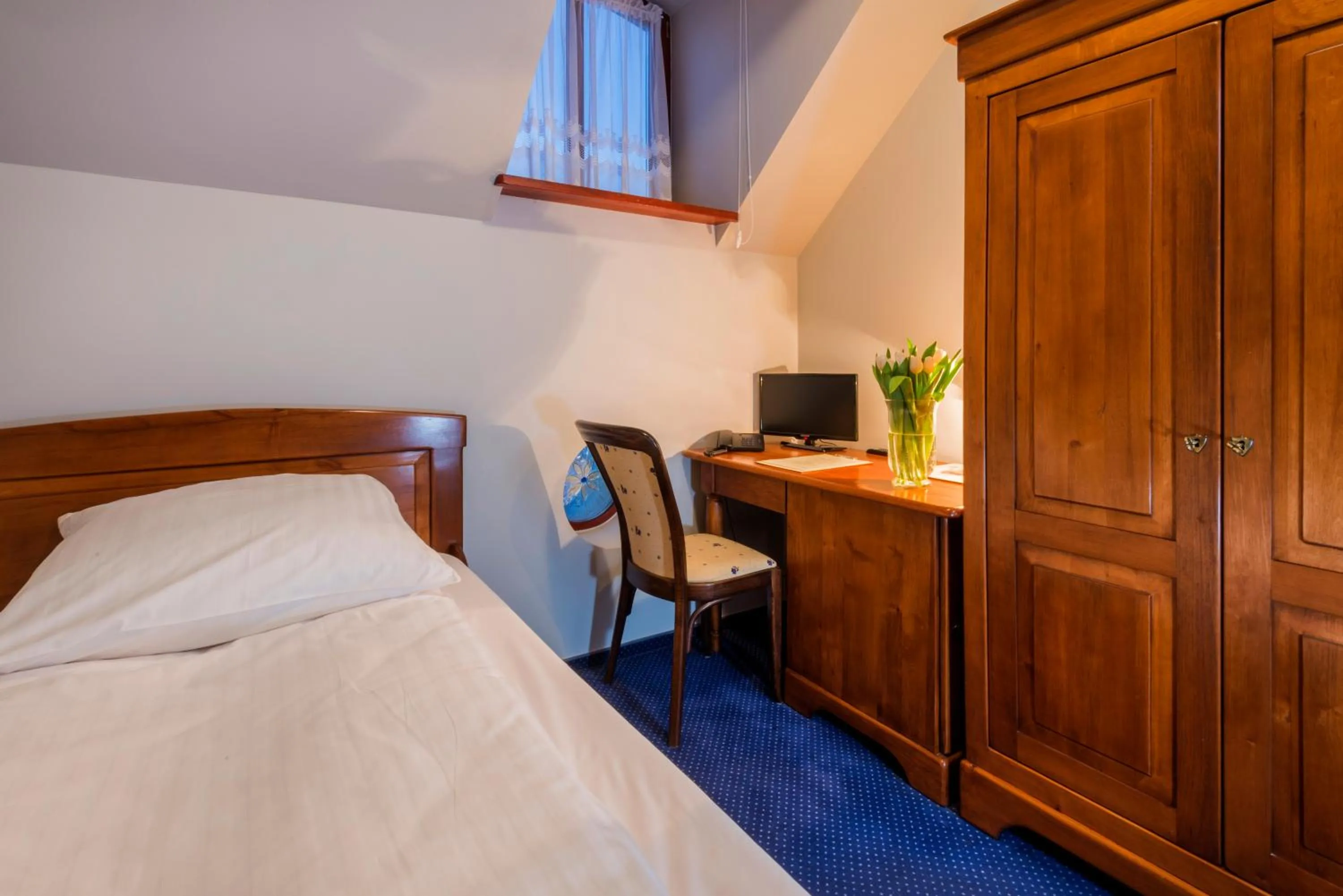 Bedroom, Bed in Dworek 1885