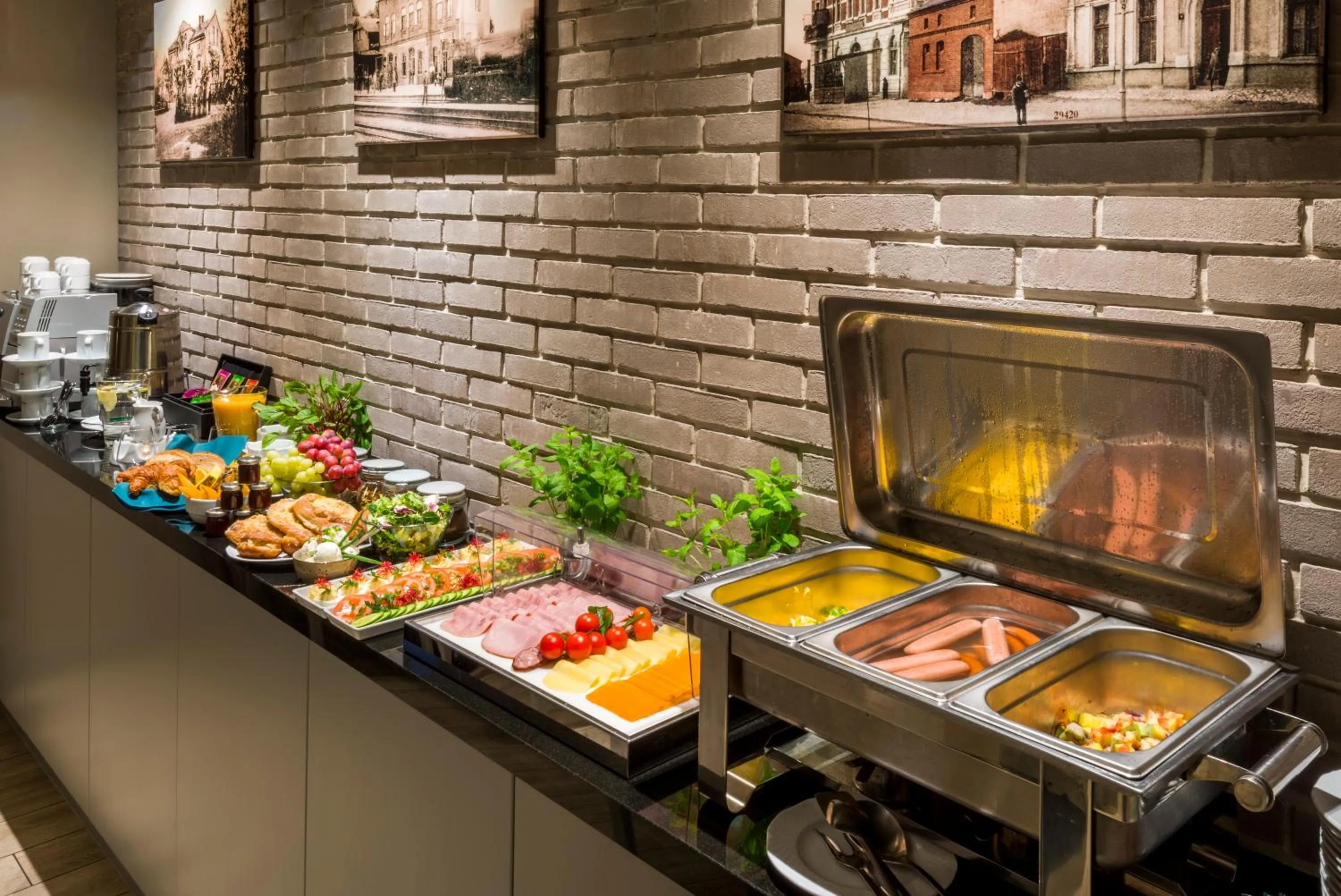 Buffet breakfast in Dworek 1885