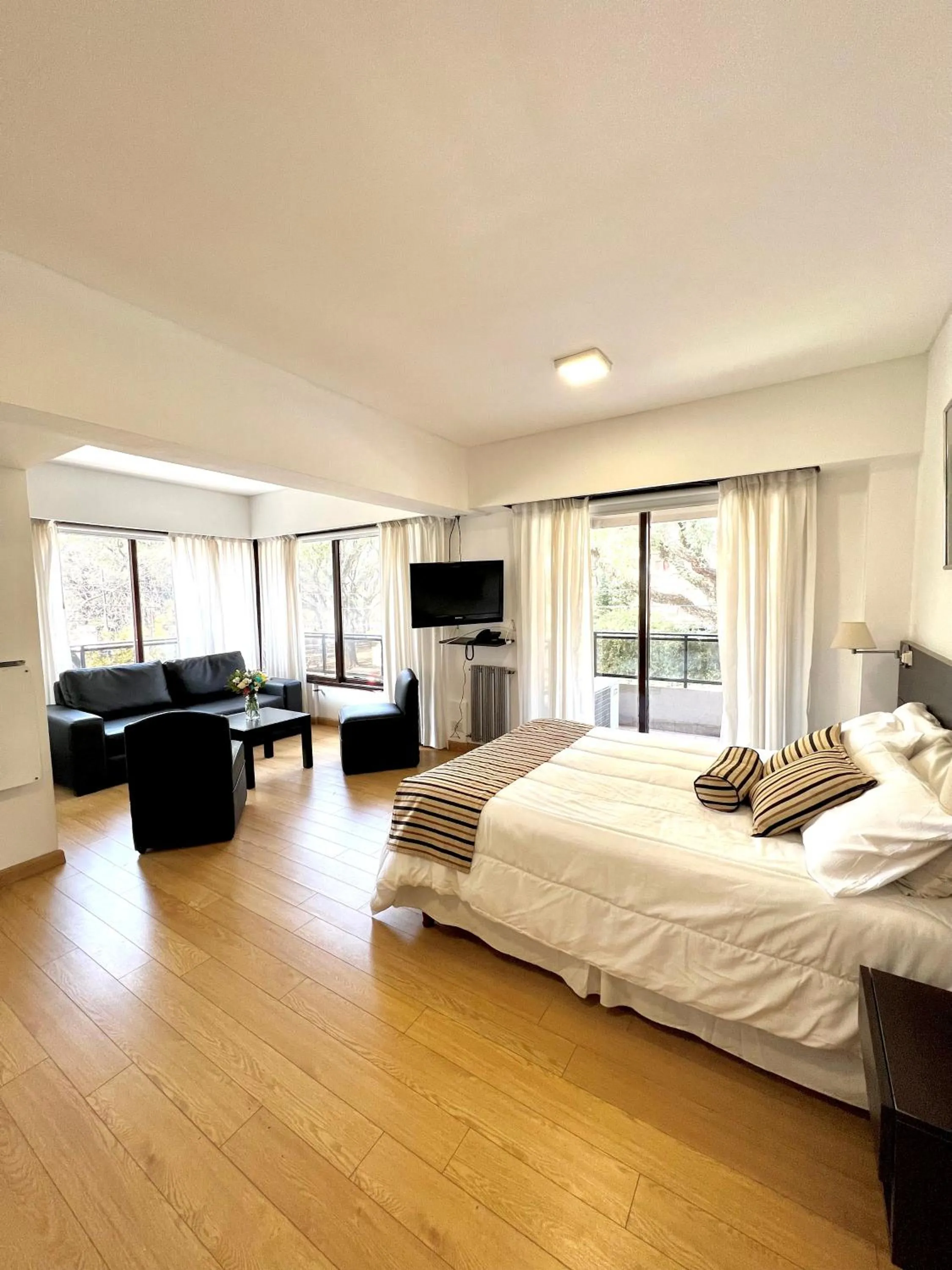 Bed in Golf Tower Suites & Apartments