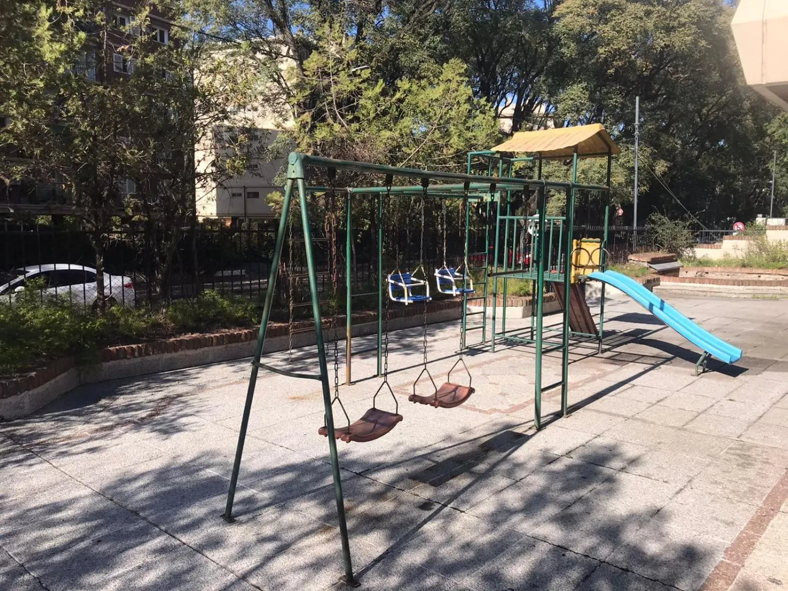 Golf Tower Suites & Apartments