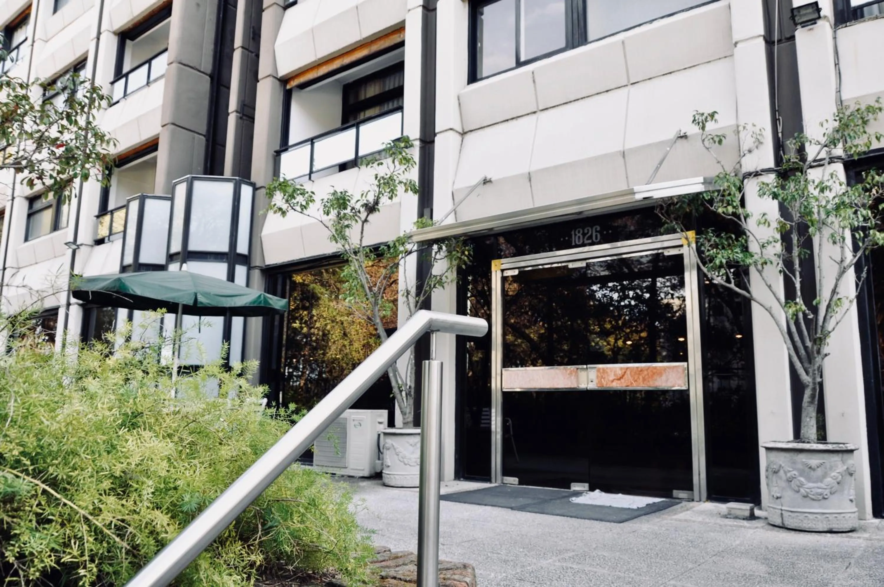 Golf Tower Suites & Apartments