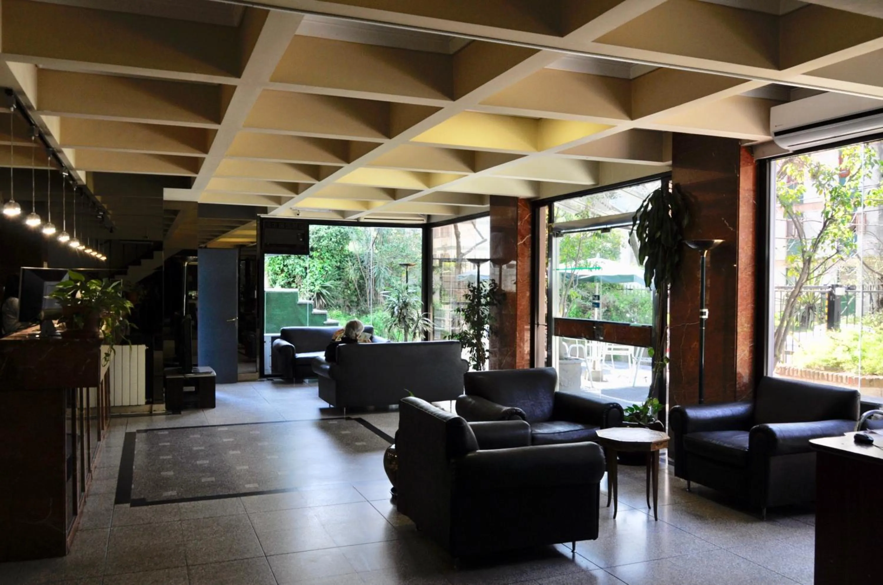 Golf Tower Suites & Apartments