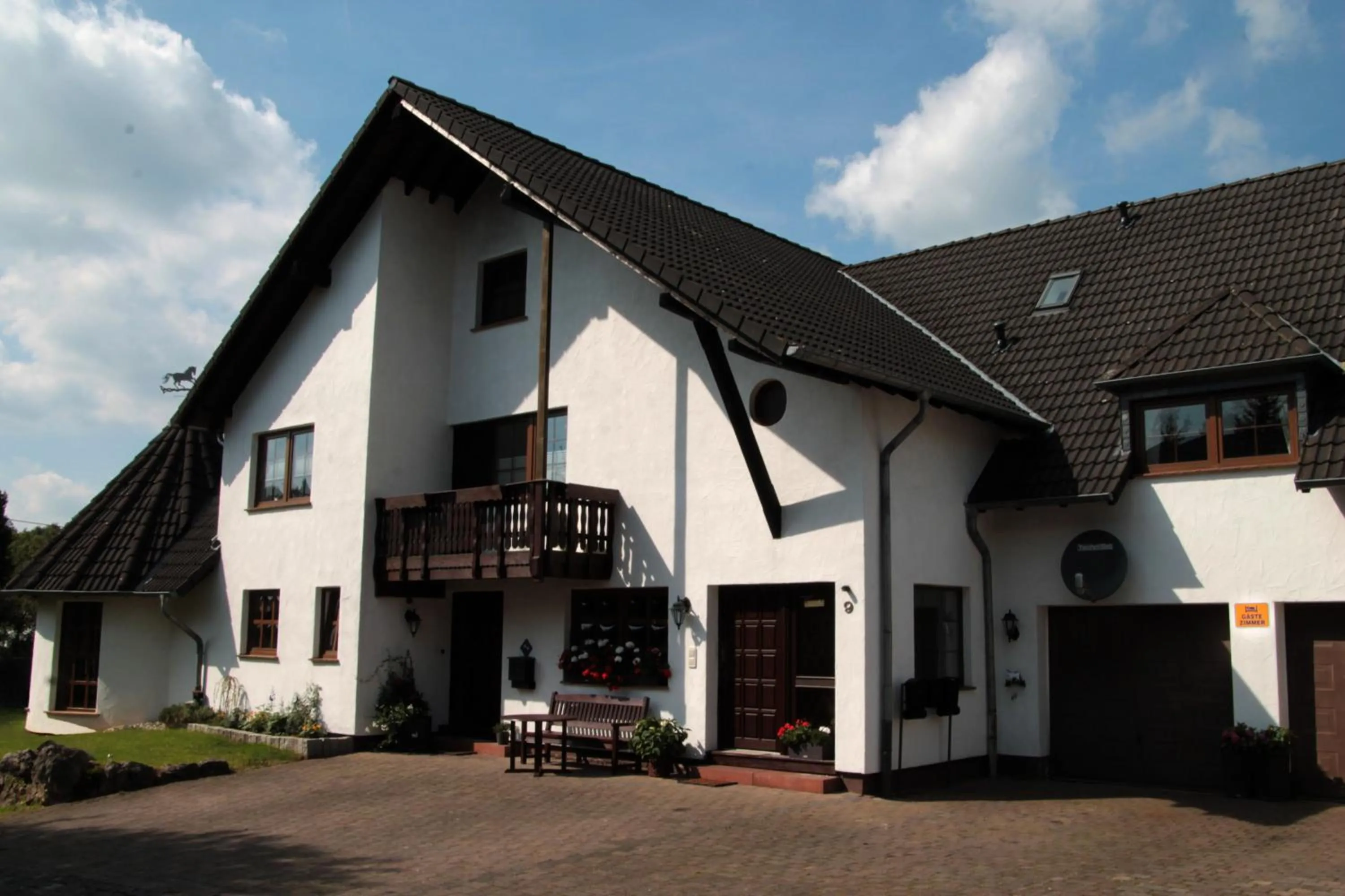 Property building in Gästezimmer Gier