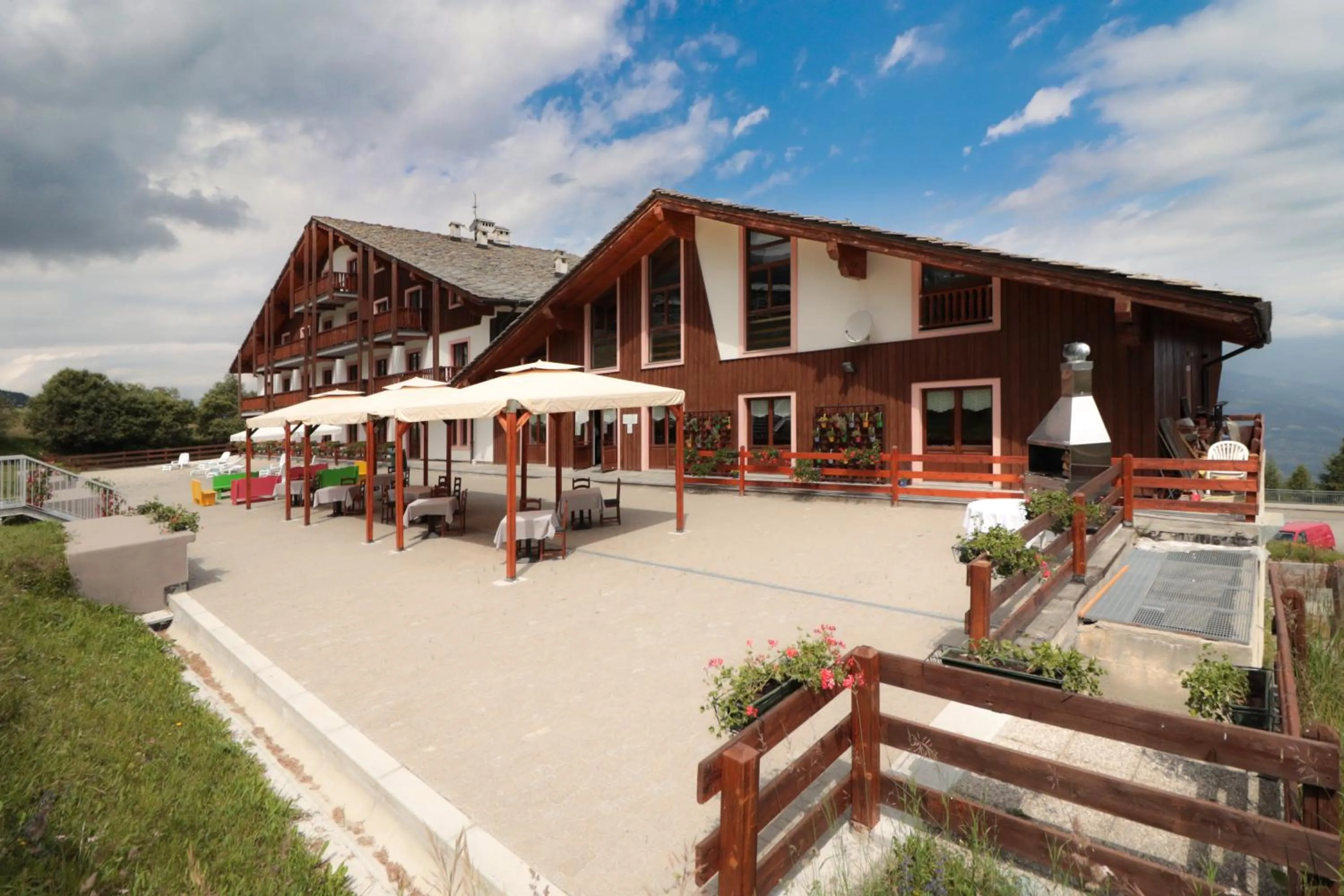 Property building in Etoile De Neige