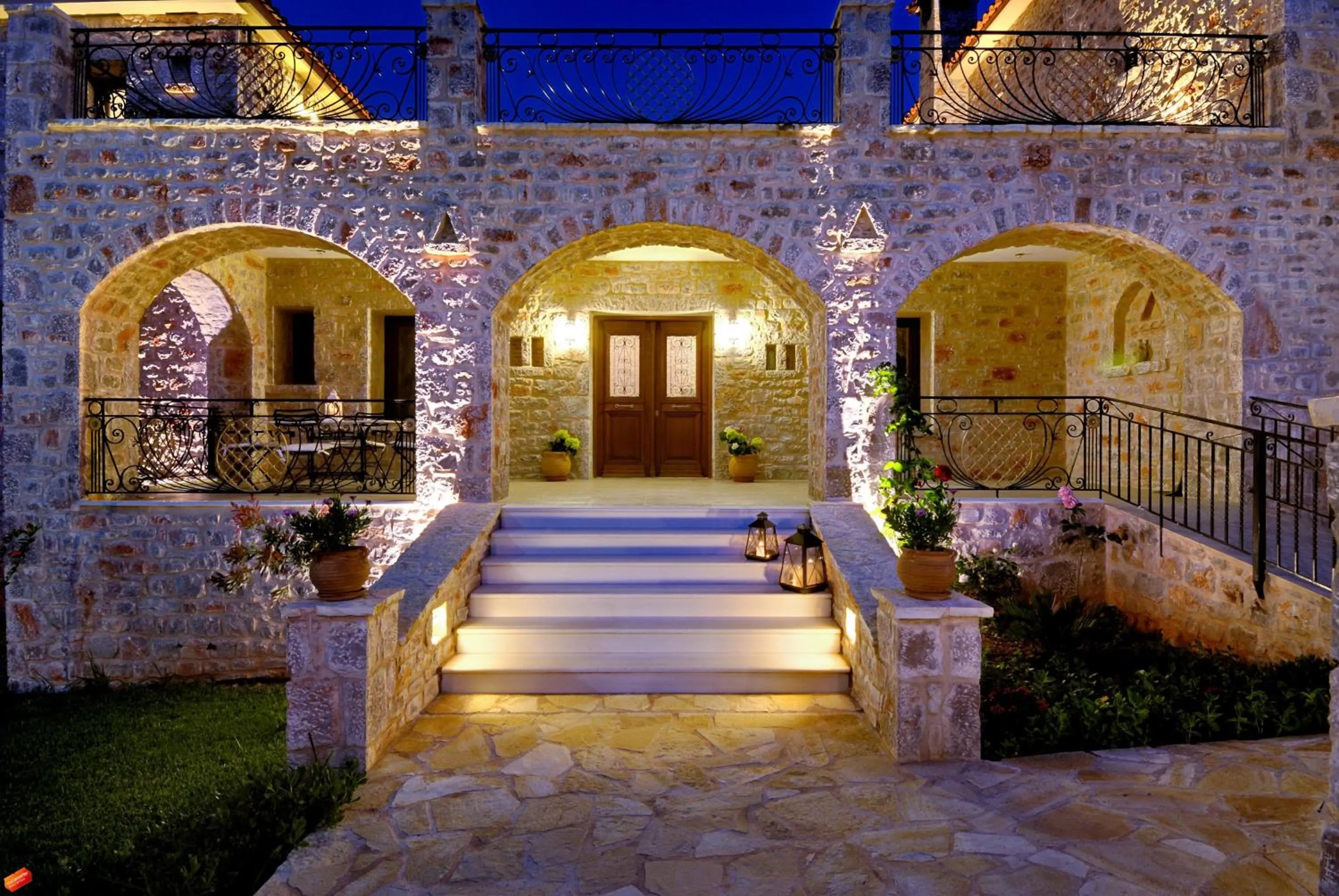 Facade/entrance in Byzantinon Hotel