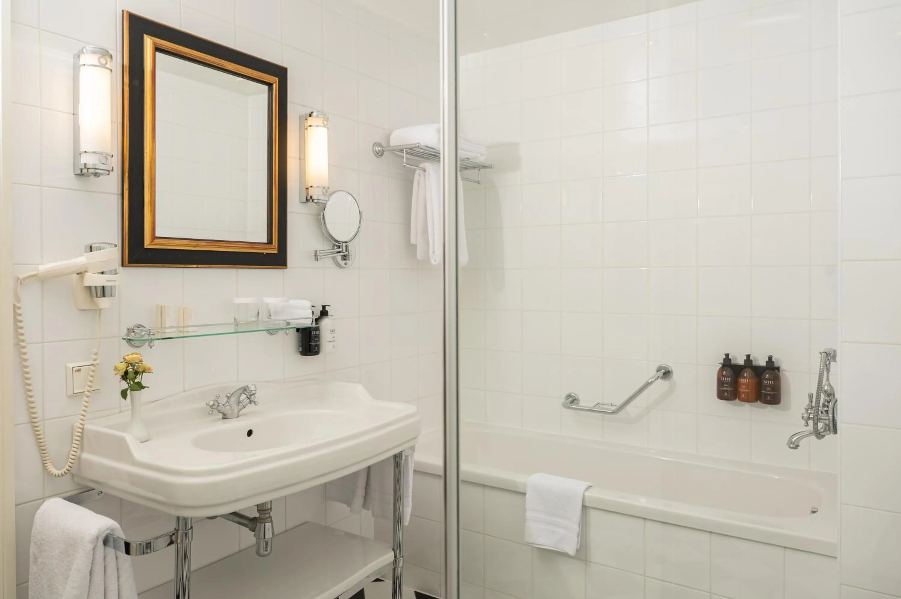 Shower in Grand Palace Hotel - Small Luxury Hotels of the World