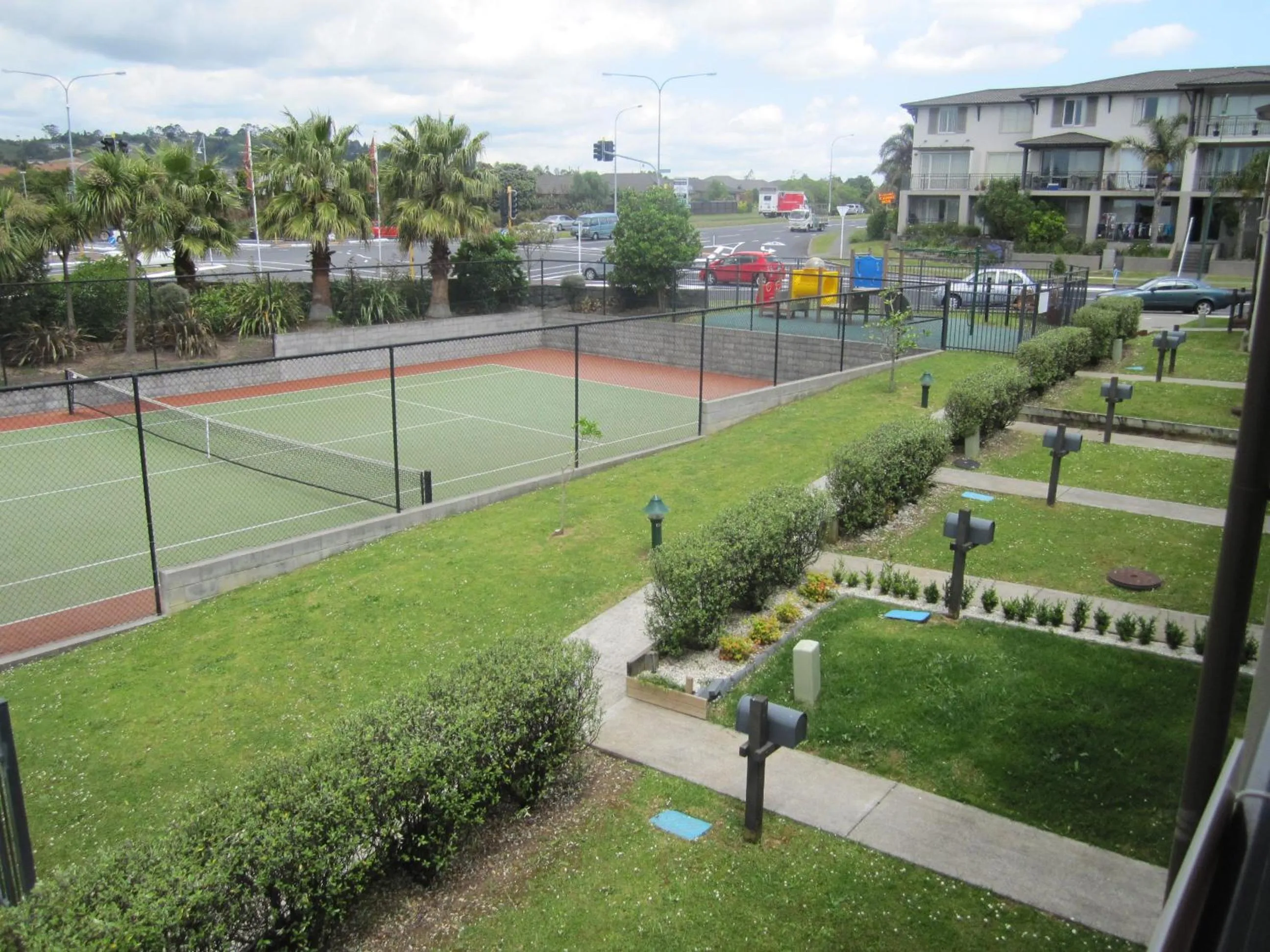 Tennis court in Castle Newhaven