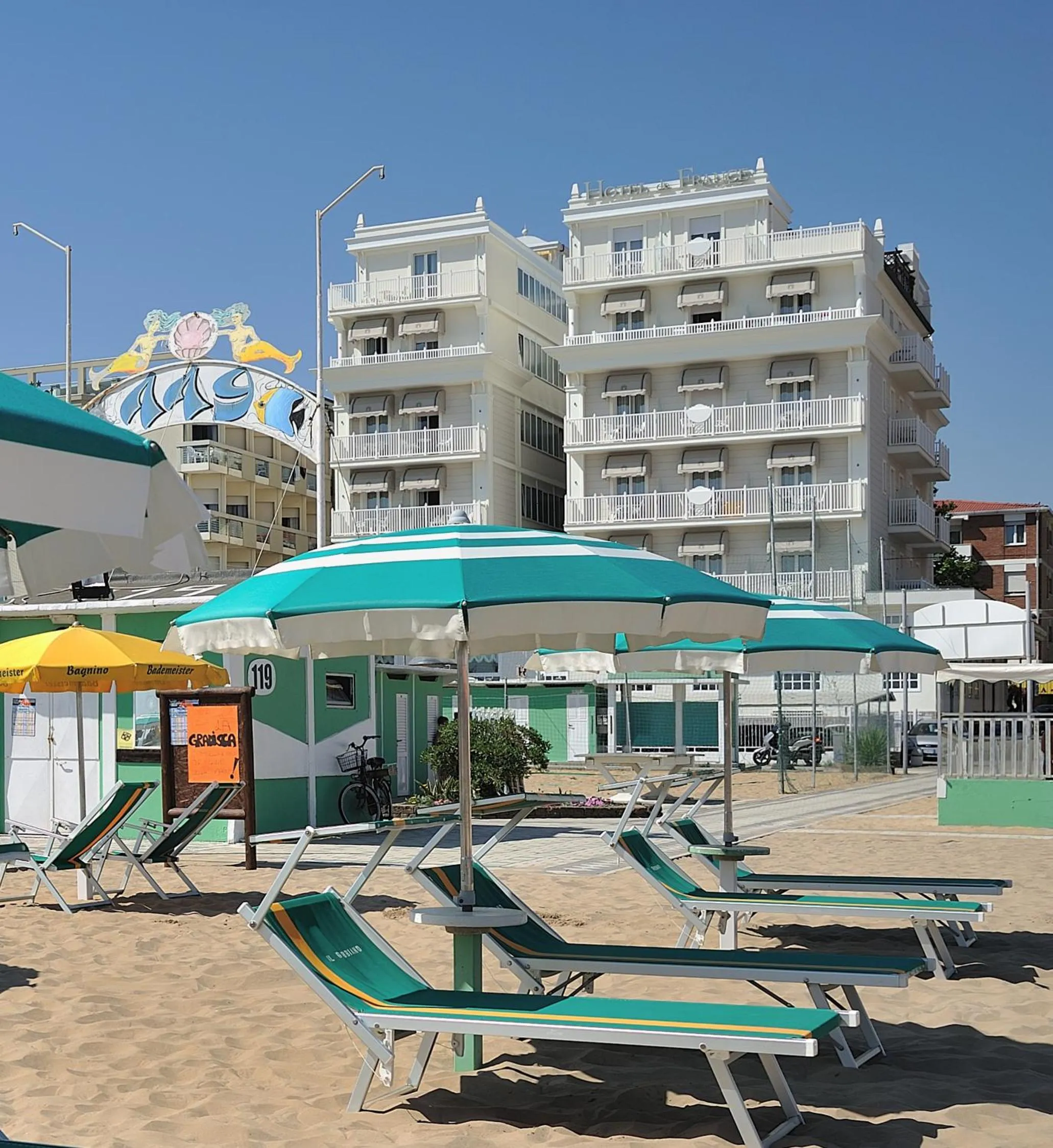 Property building in Hotel de France