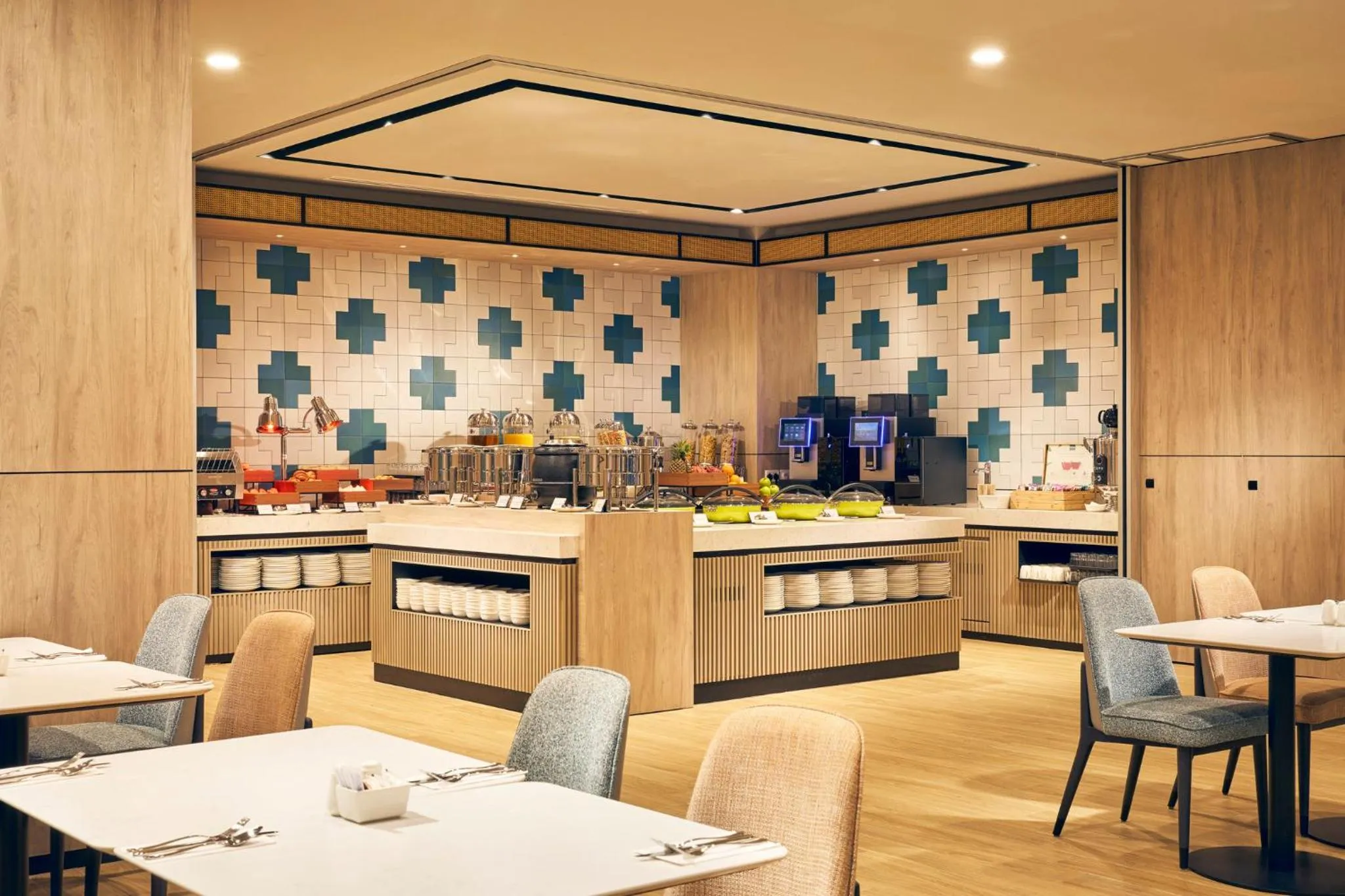 Restaurant/places to eat in Holiday Inn Express & Suites Singapore Novena by IHG
