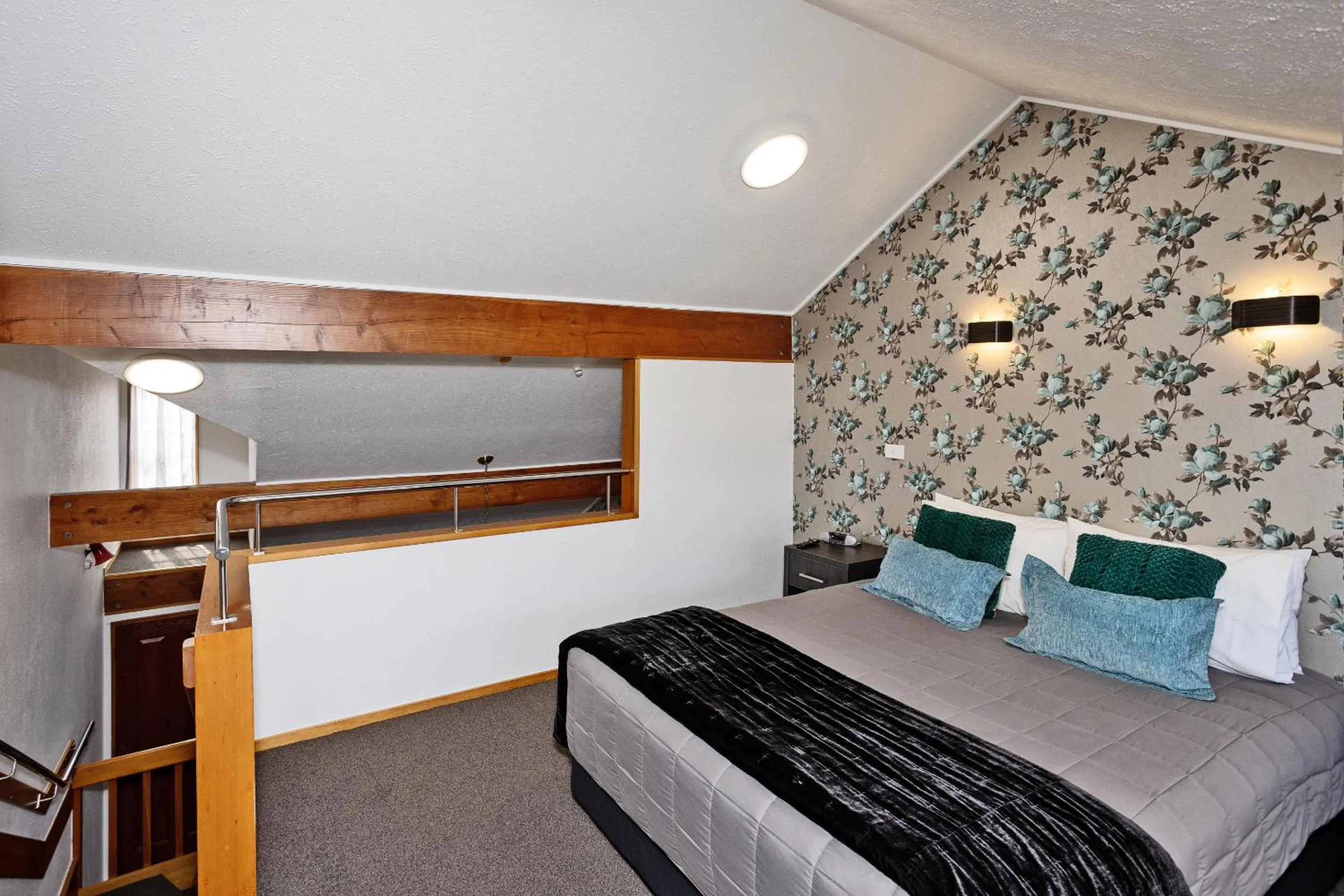 Bed in Balmoral Lodge Motel