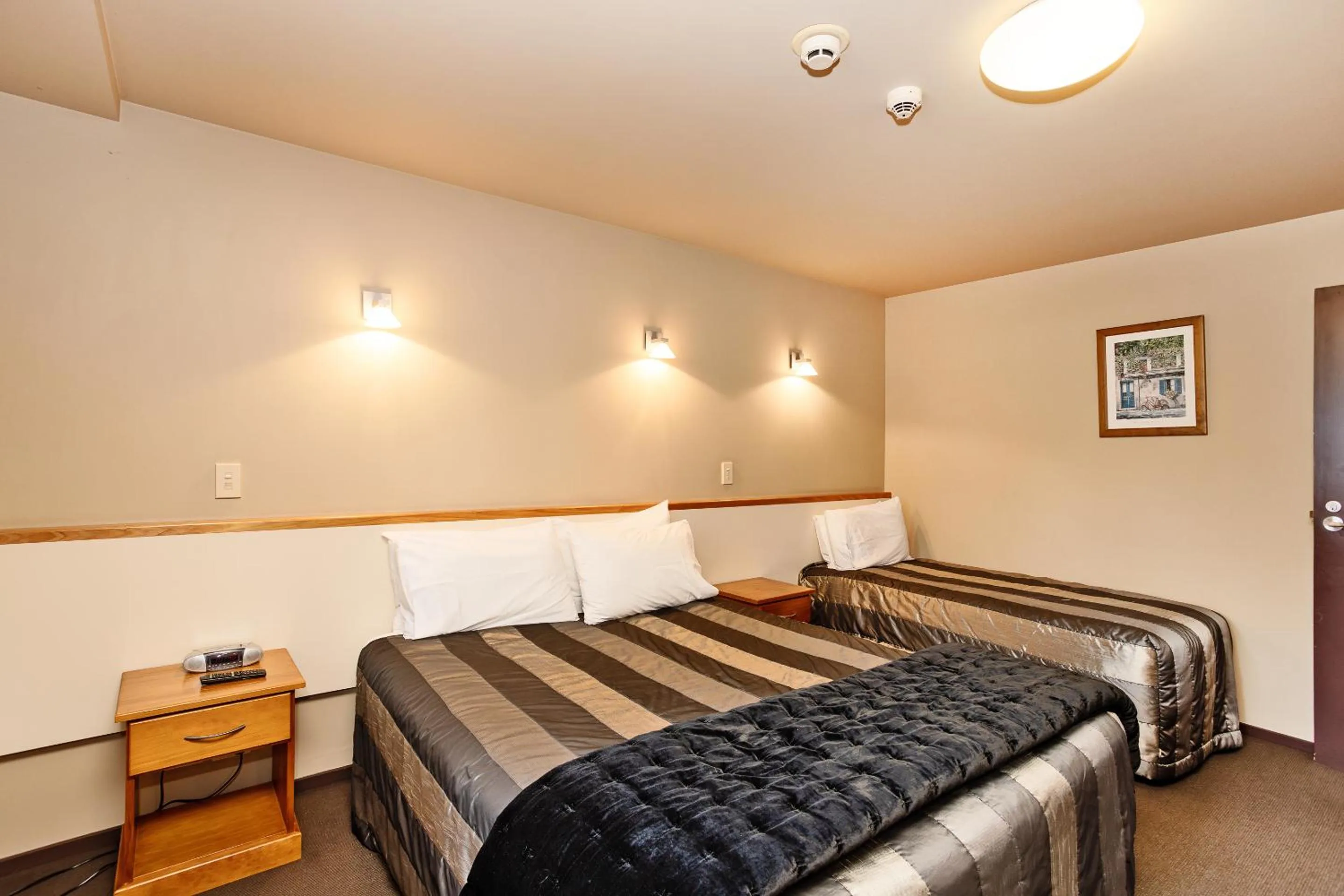 Bed in Balmoral Lodge Motel