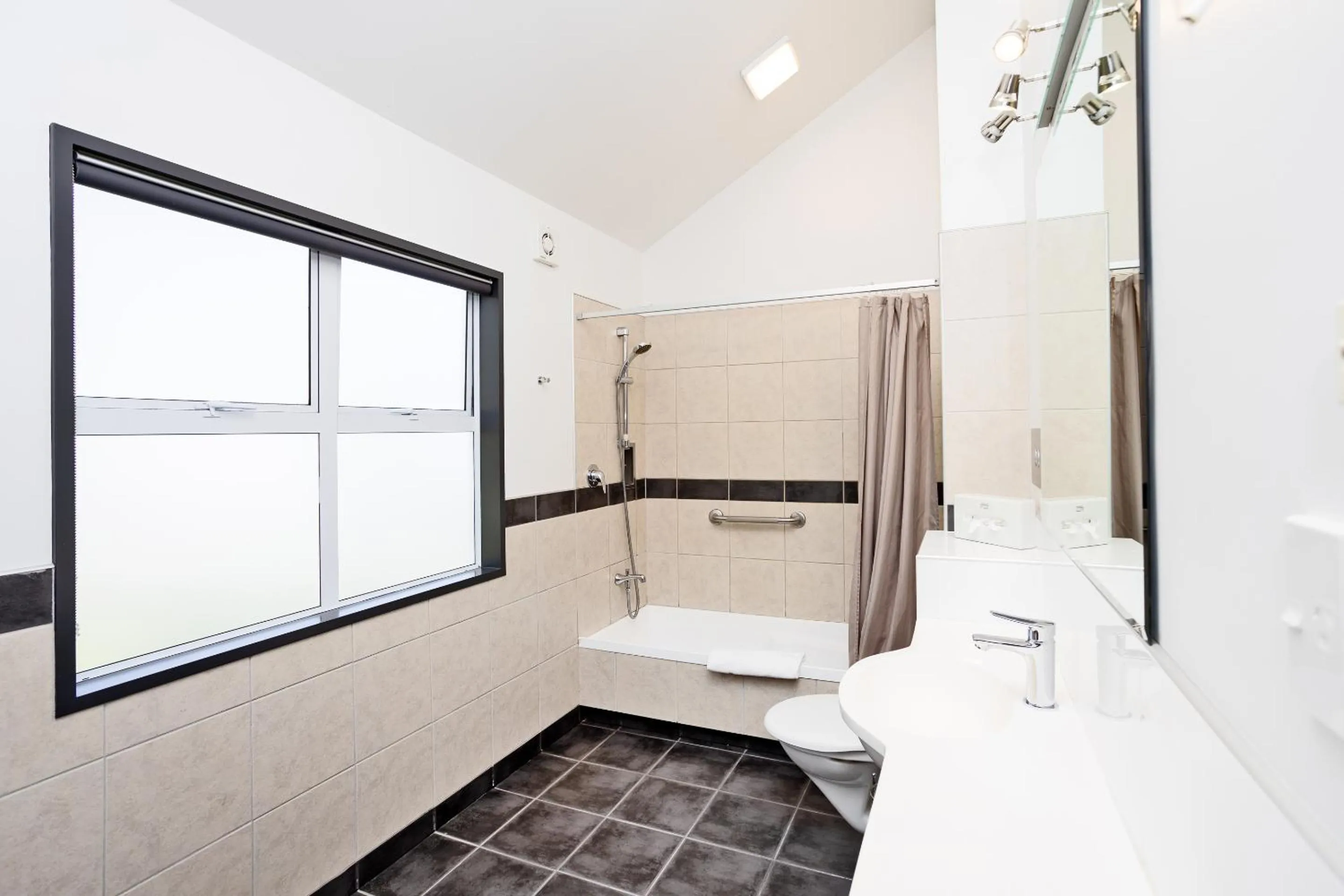 Balmoral Lodge Motel