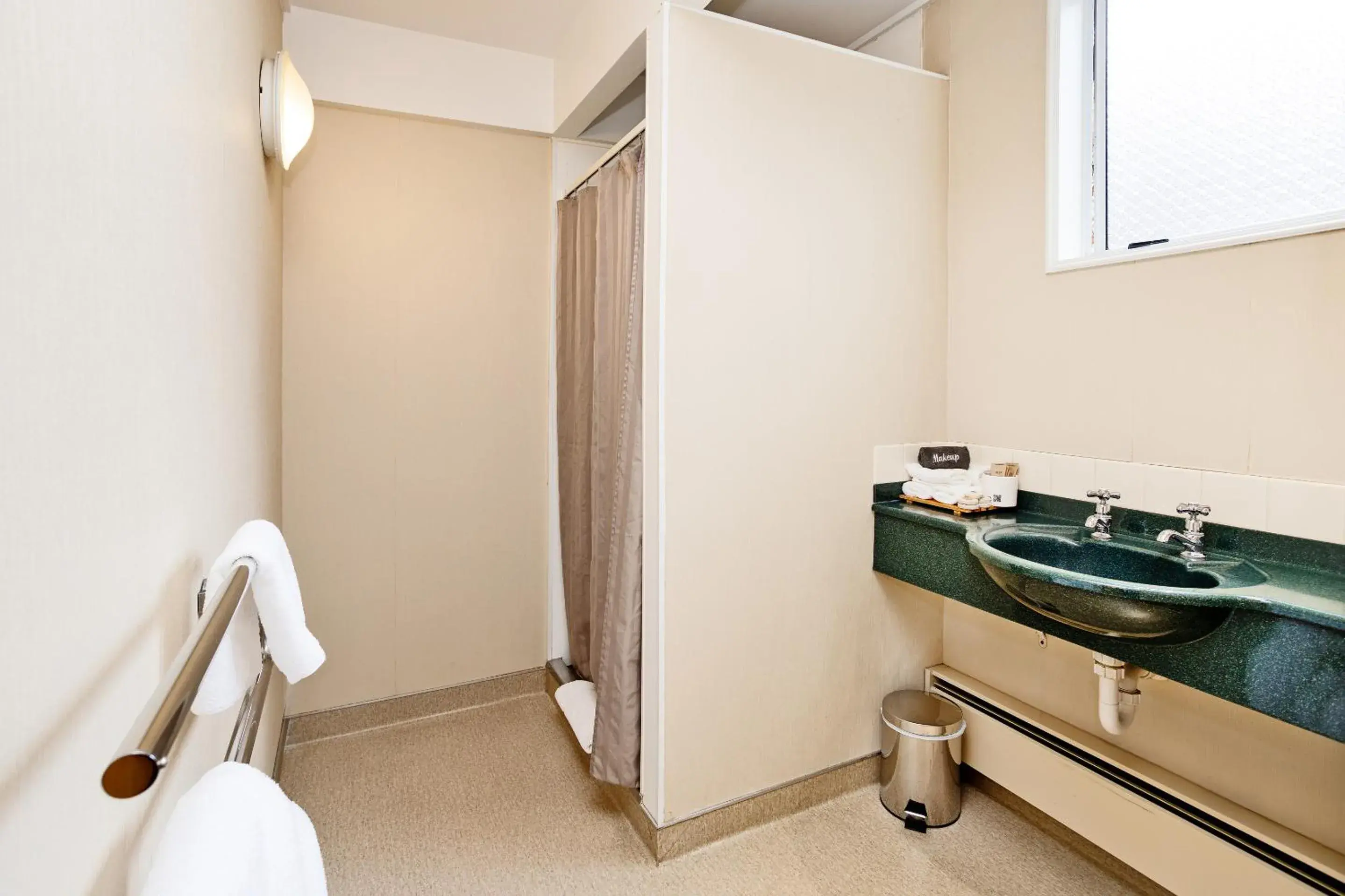 Studio Twin Room in Balmoral Lodge Motel Studio Twin Room in Balmoral Lodge Motel