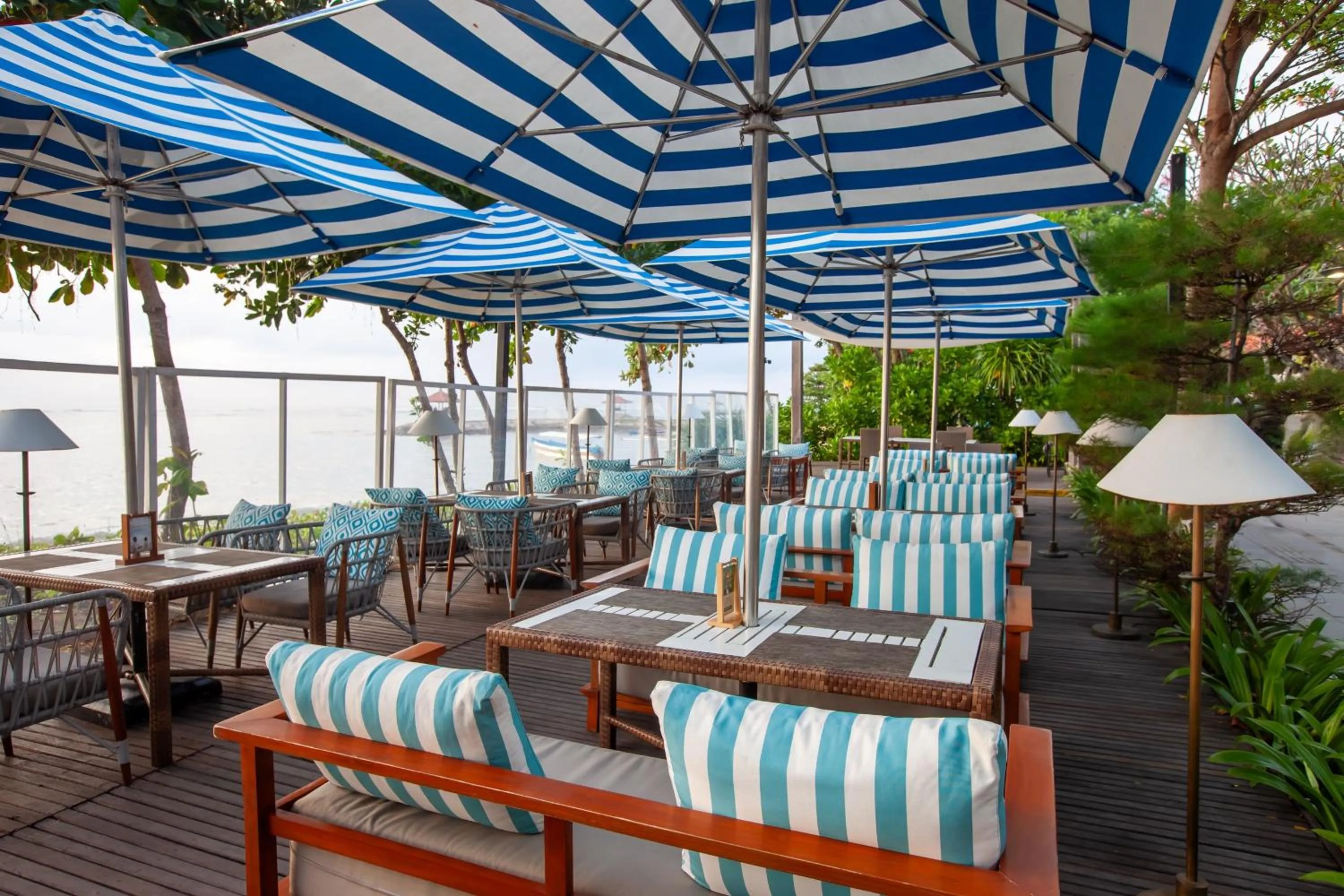 Restaurant/places to eat in Griya Santrian a Beach Resort And Spa