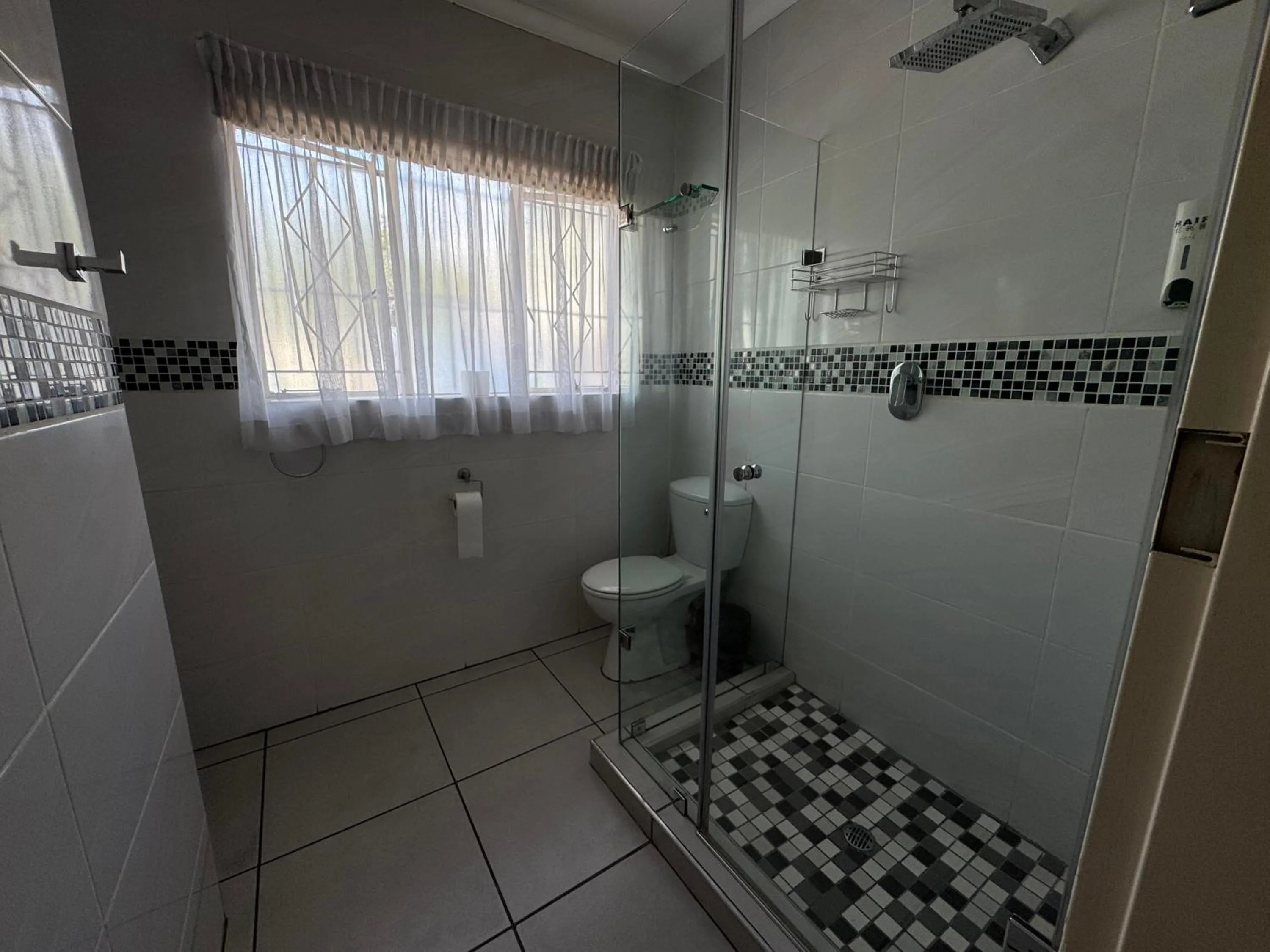 Bathroom in 8 Ibis Lane Guest House