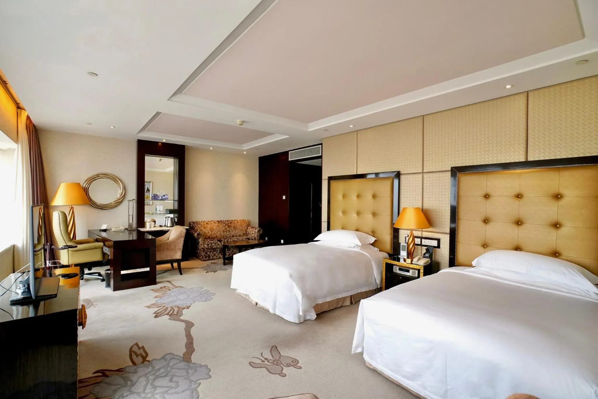 Photo of the whole room, Bed in InterContinental Dalian by IHG