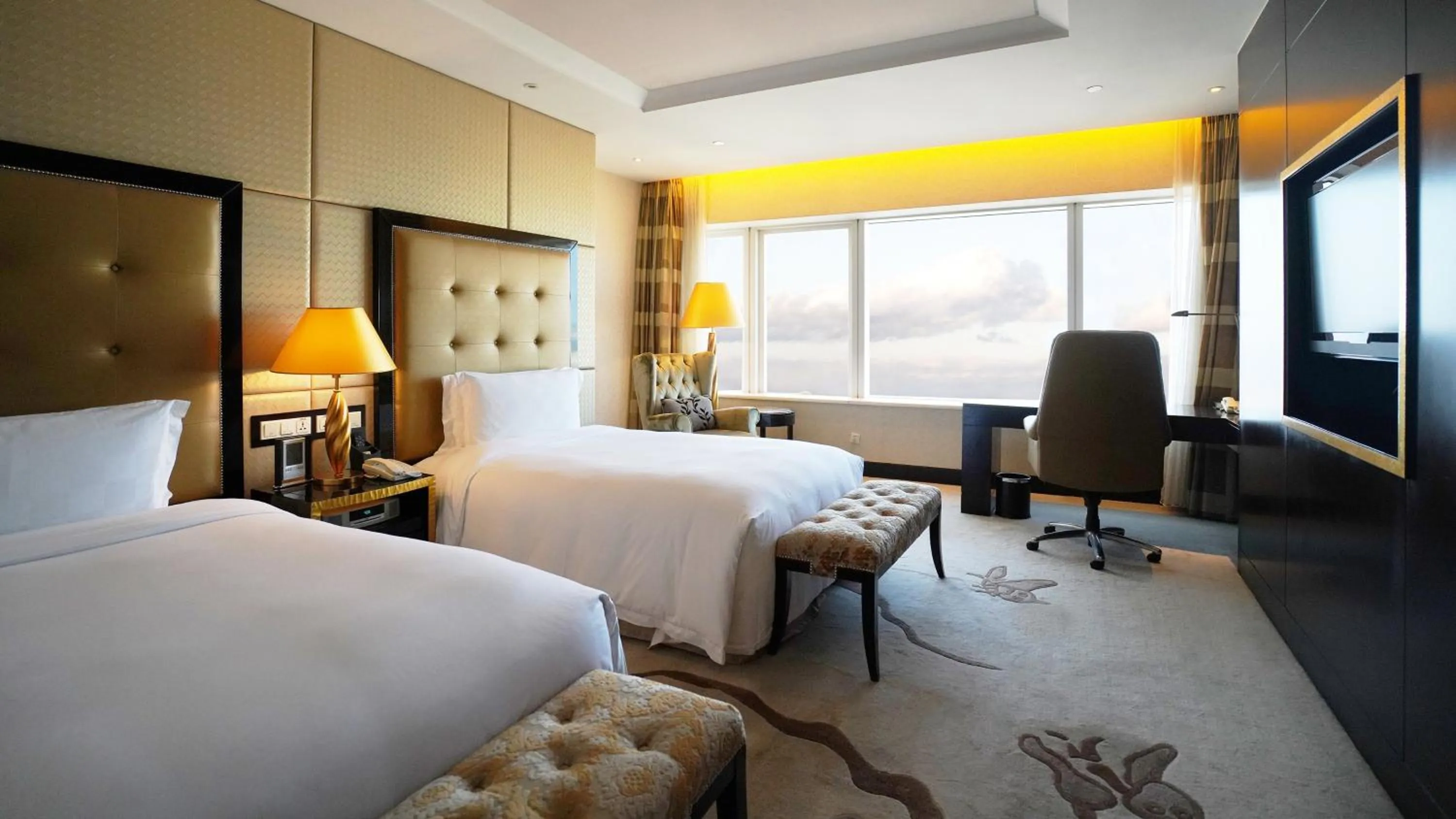 Photo of the whole room, Bed in InterContinental Dalian by IHG